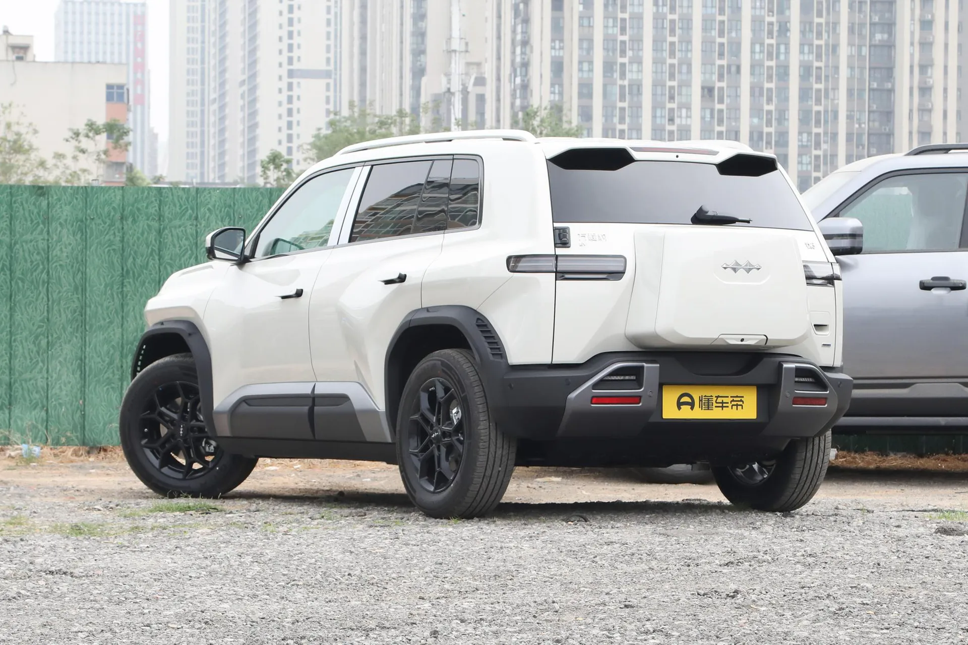  Titanium 3 501 KM RWD Max