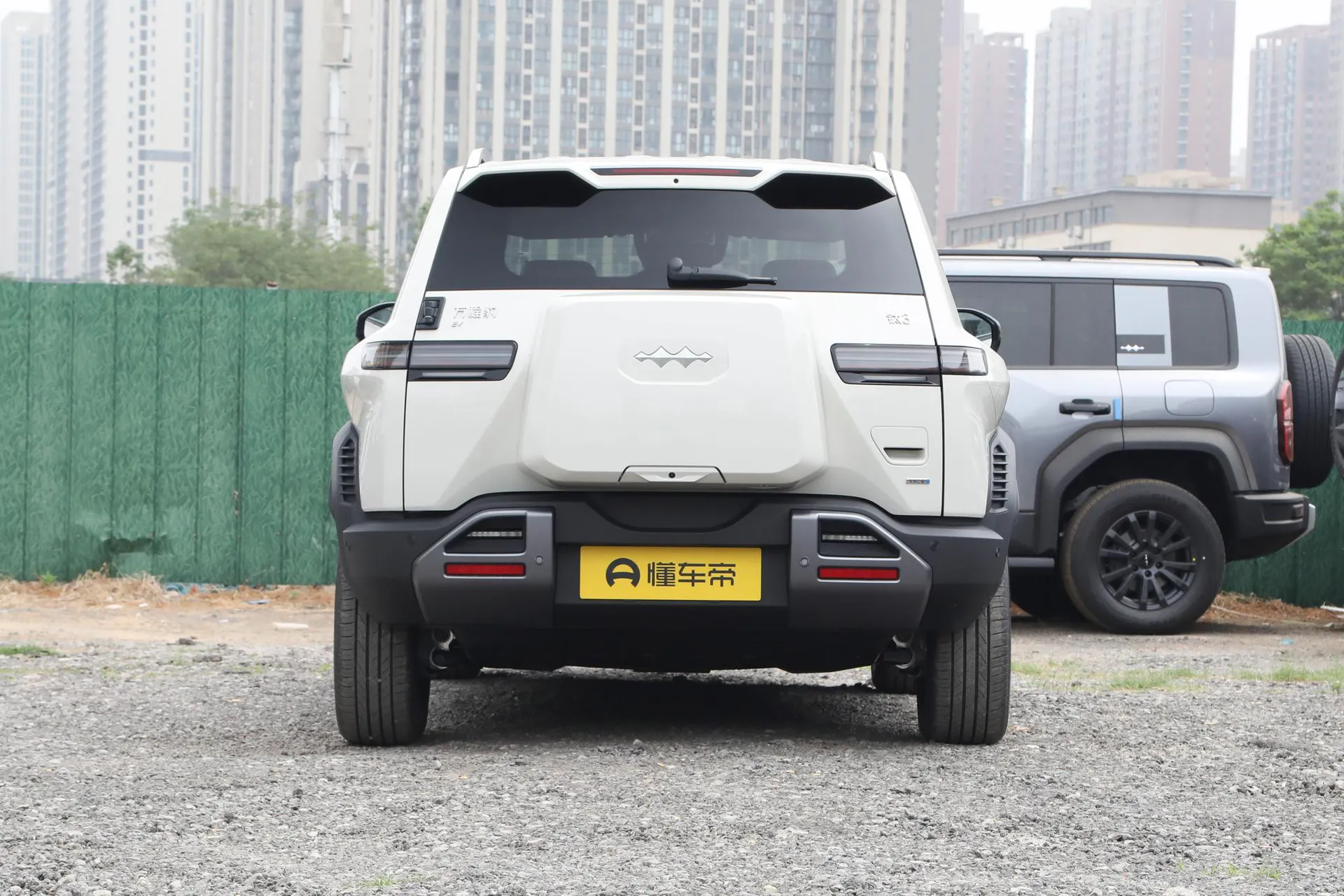  Titanium 3 501 KM RWD Max