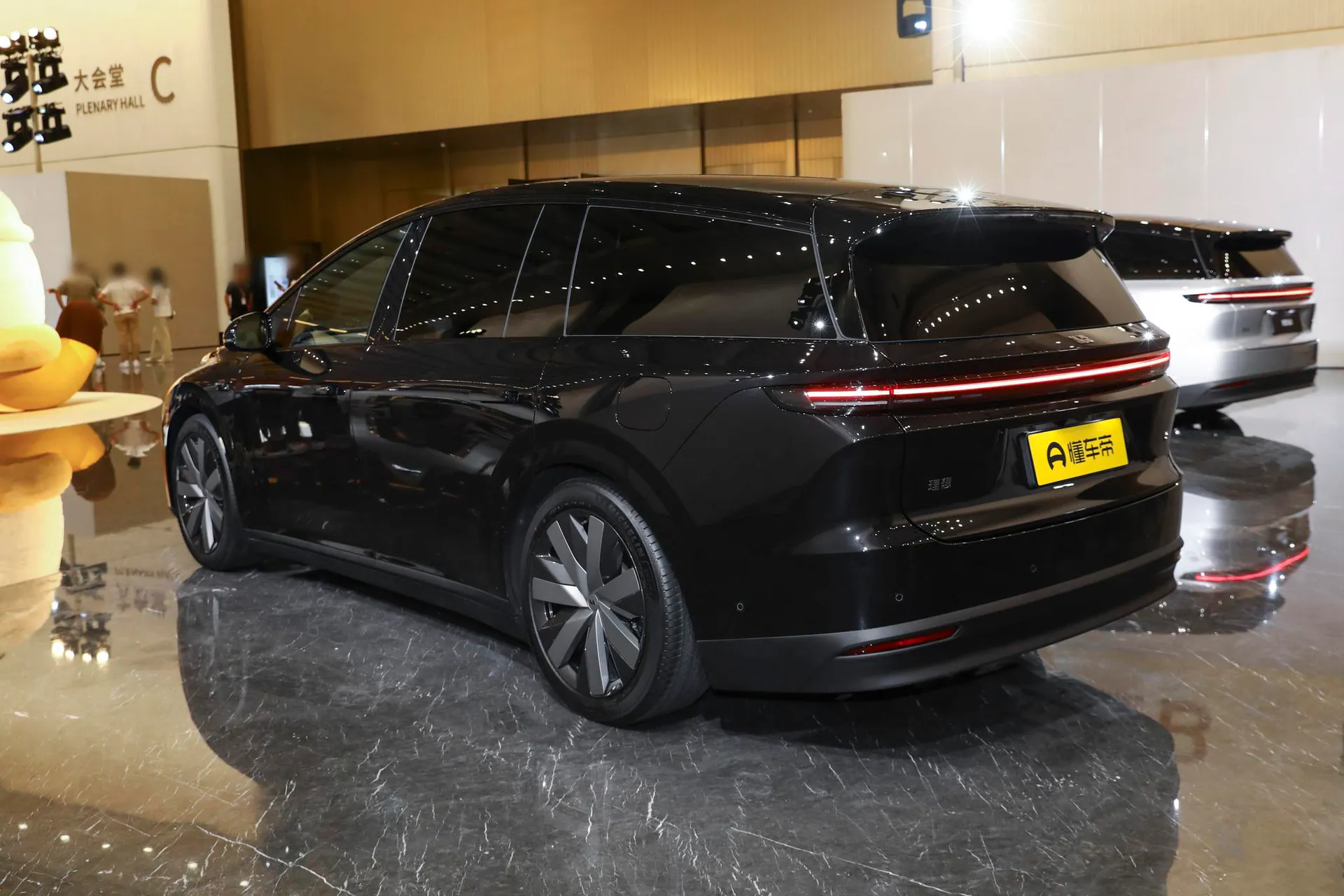  i8 Standard
