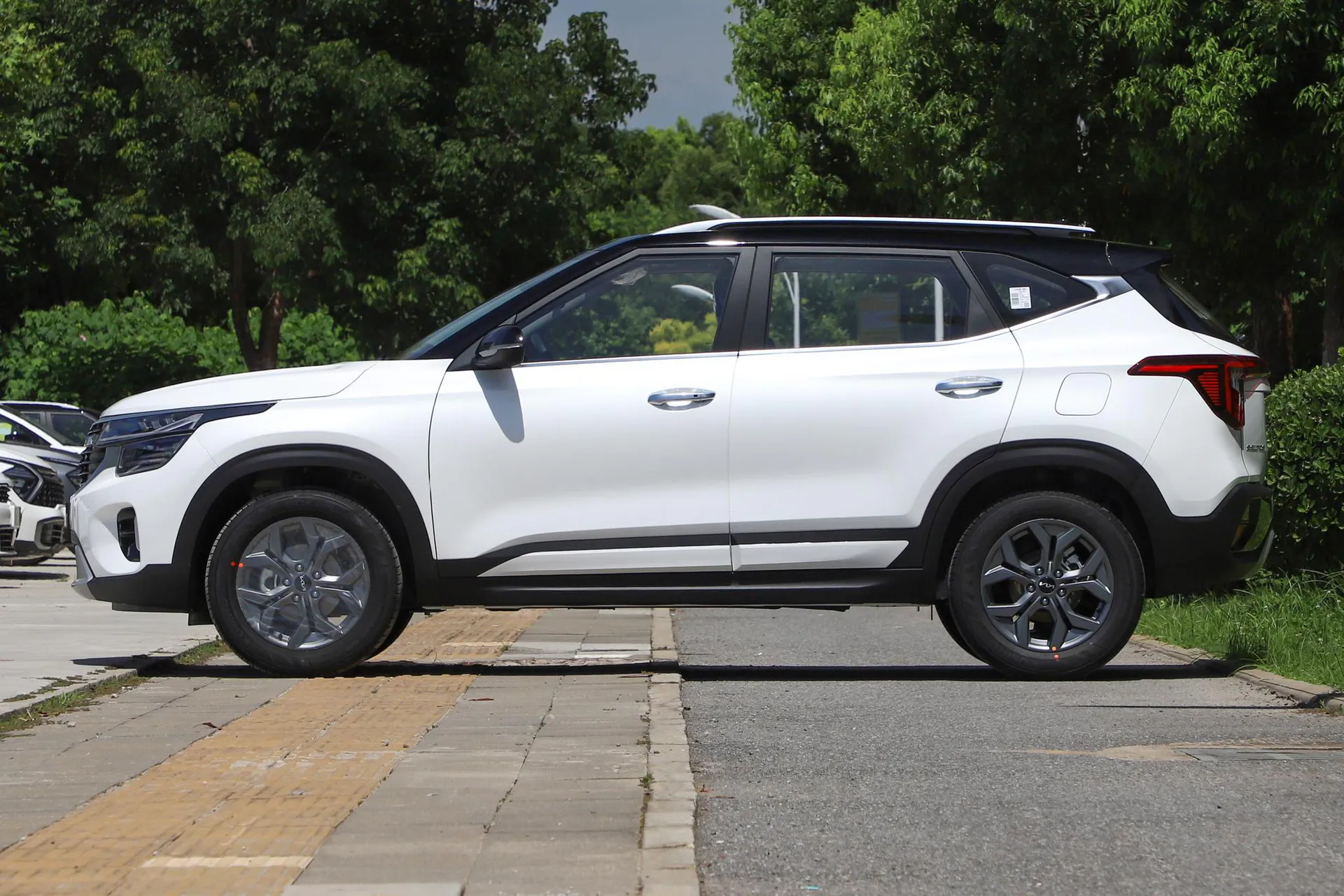  Cytus 1.5L IVT Luxury