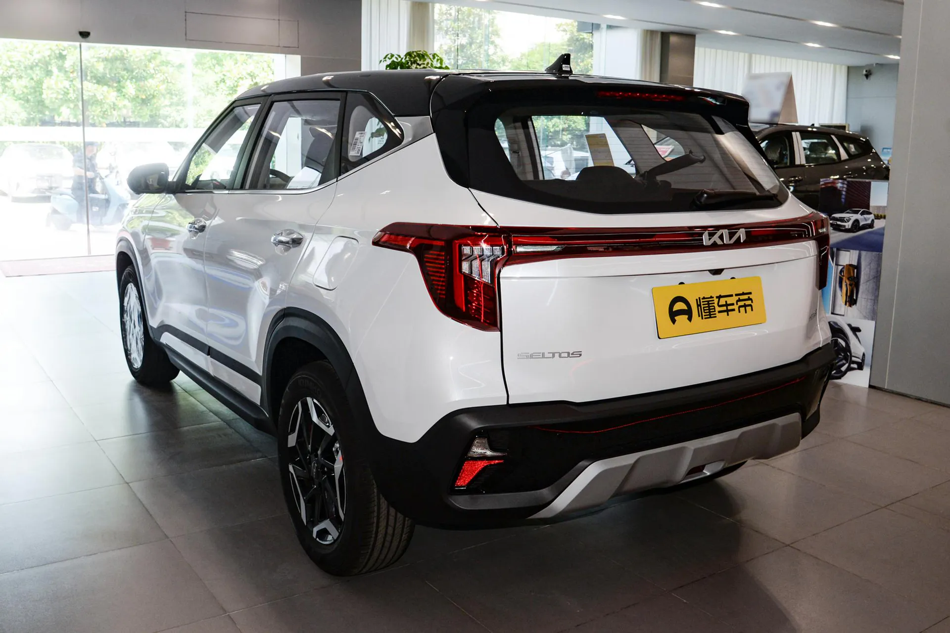  Cytus 1.5L IVT Luxury Comfort