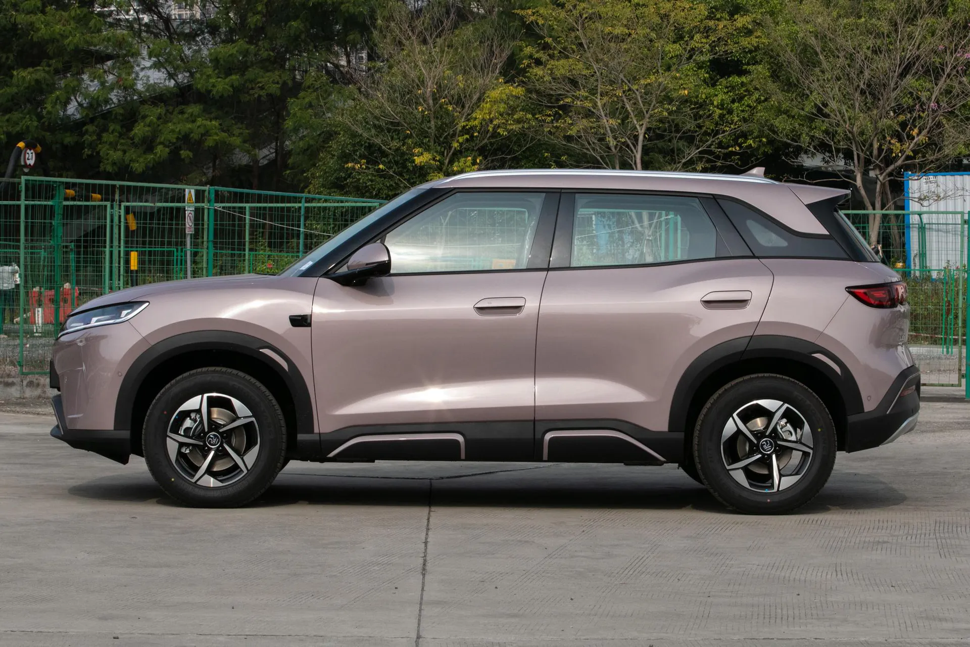  Yuan Up Smart Drive 401 KM Surpass