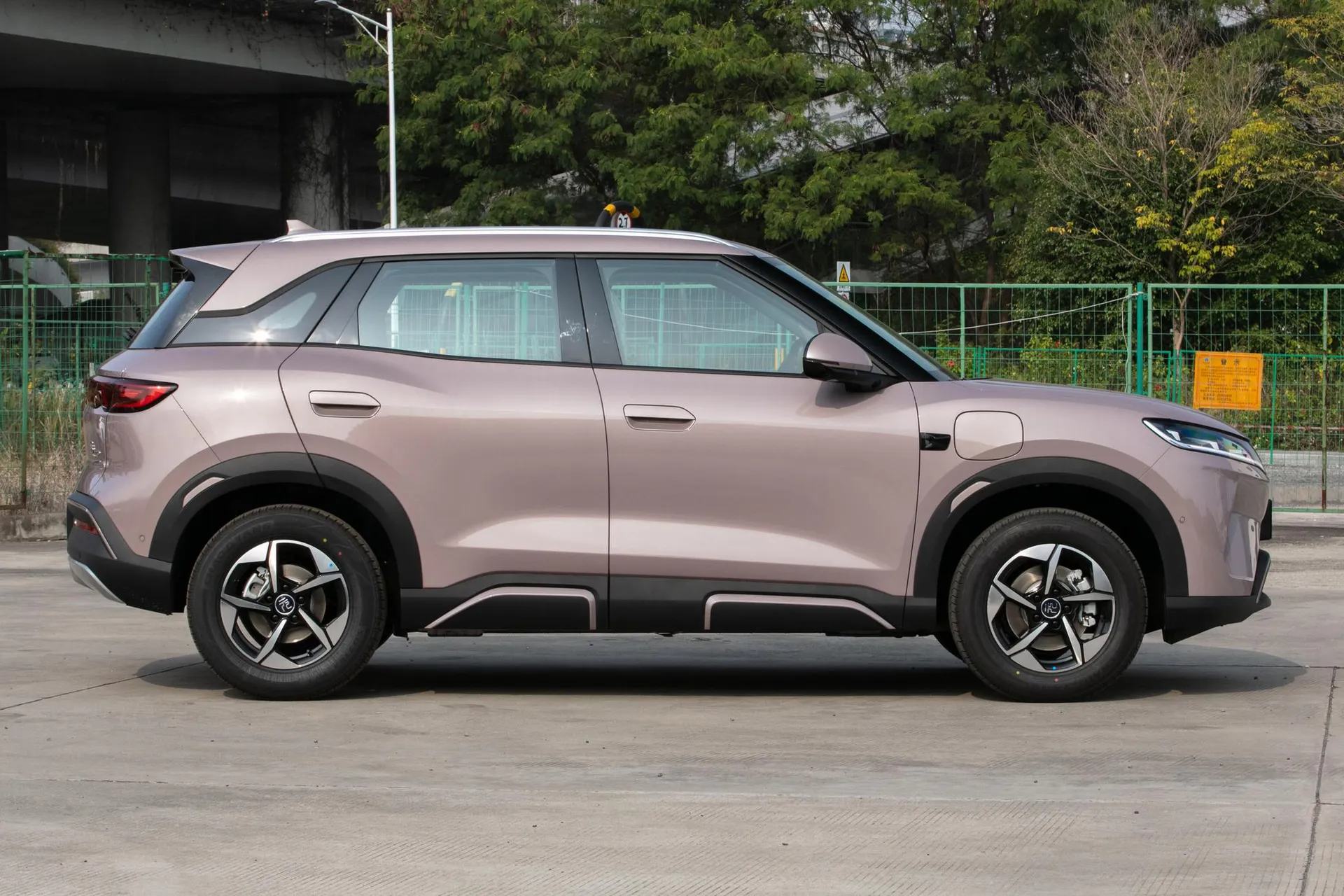  Yuan Up Smart Drive 401 KM Surpass