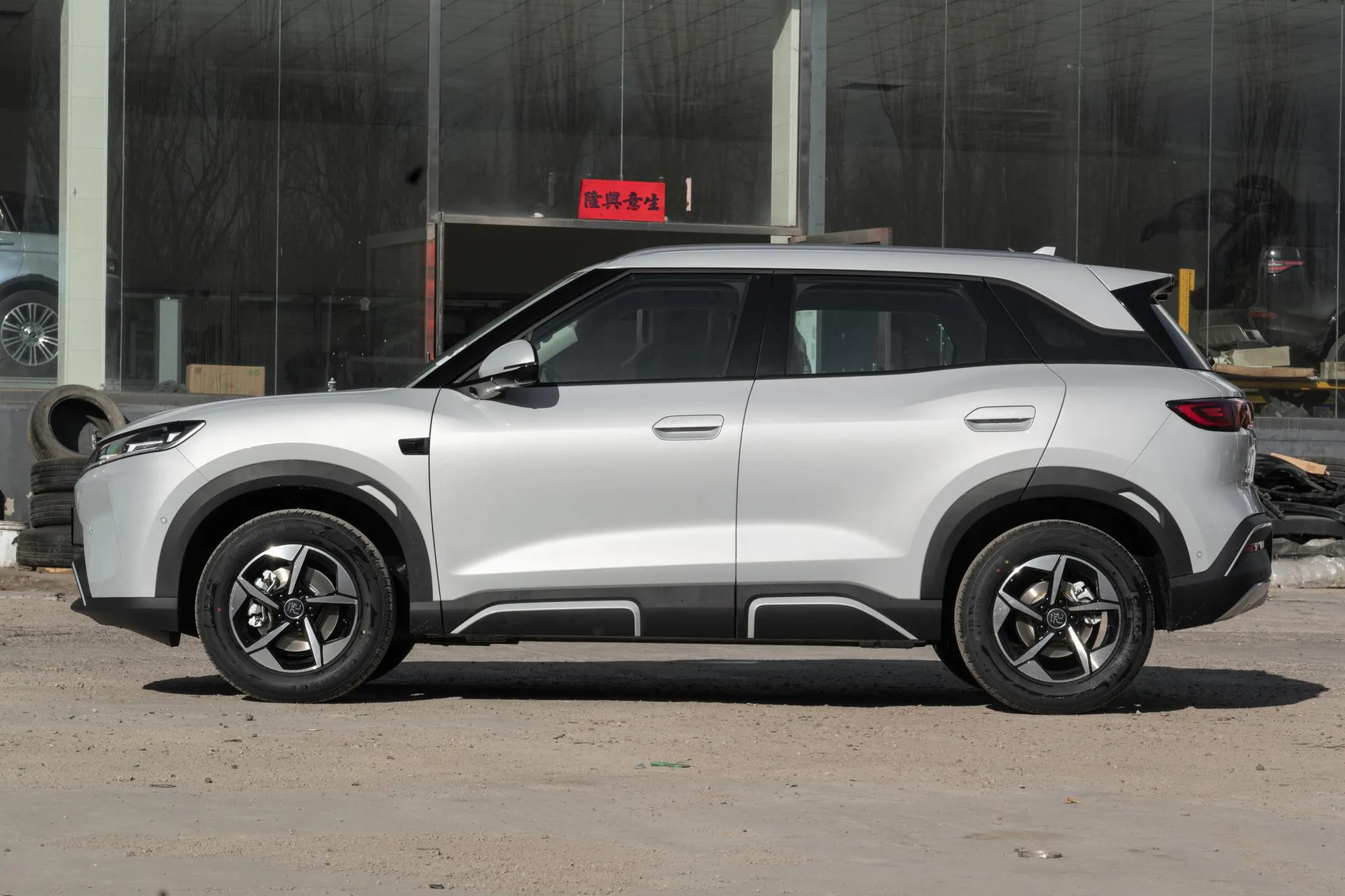  Yuan Up Smart Drive 401 KM Surpass
