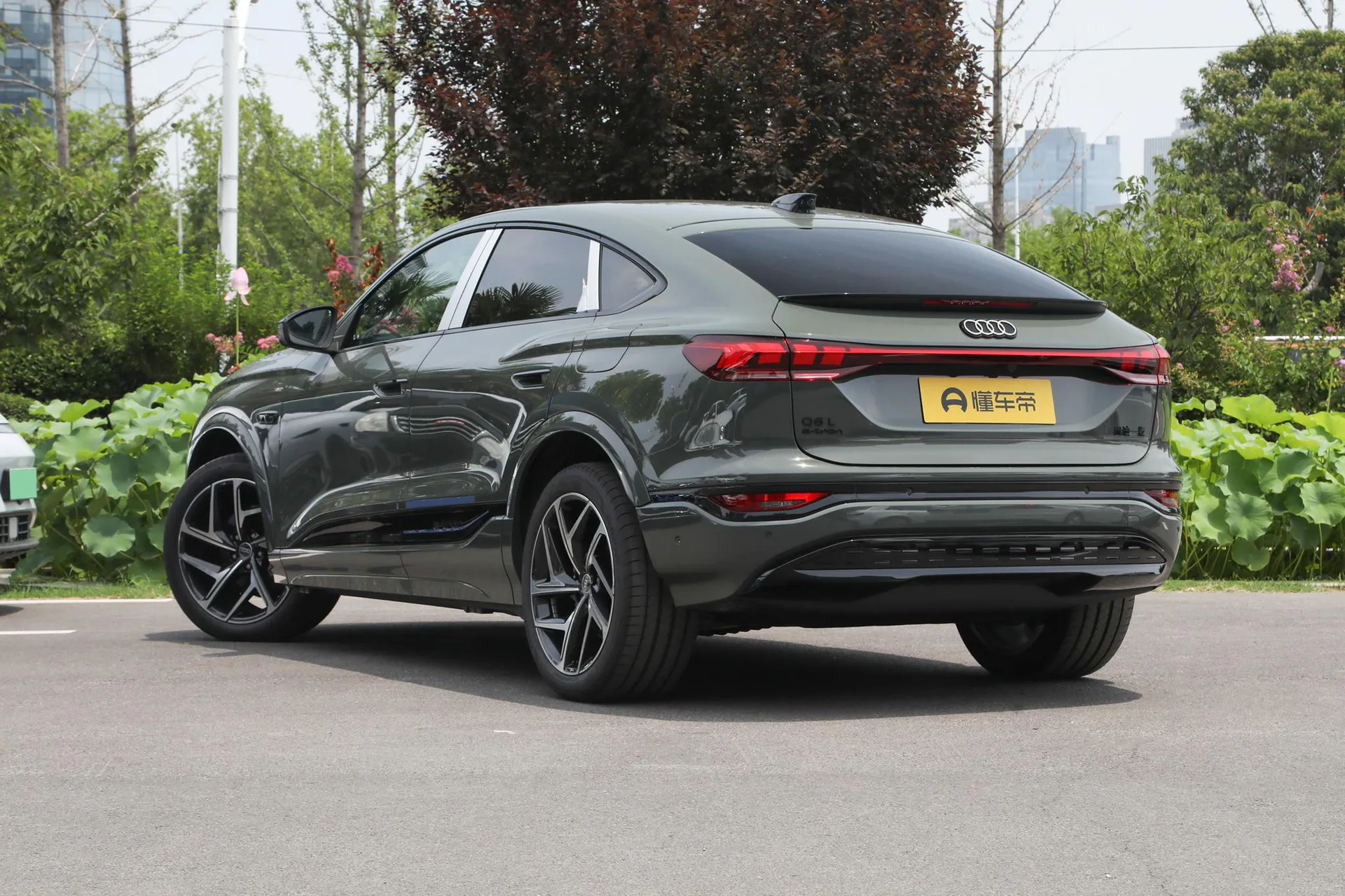  Q6L Sportback e-tron First Launch Pilot