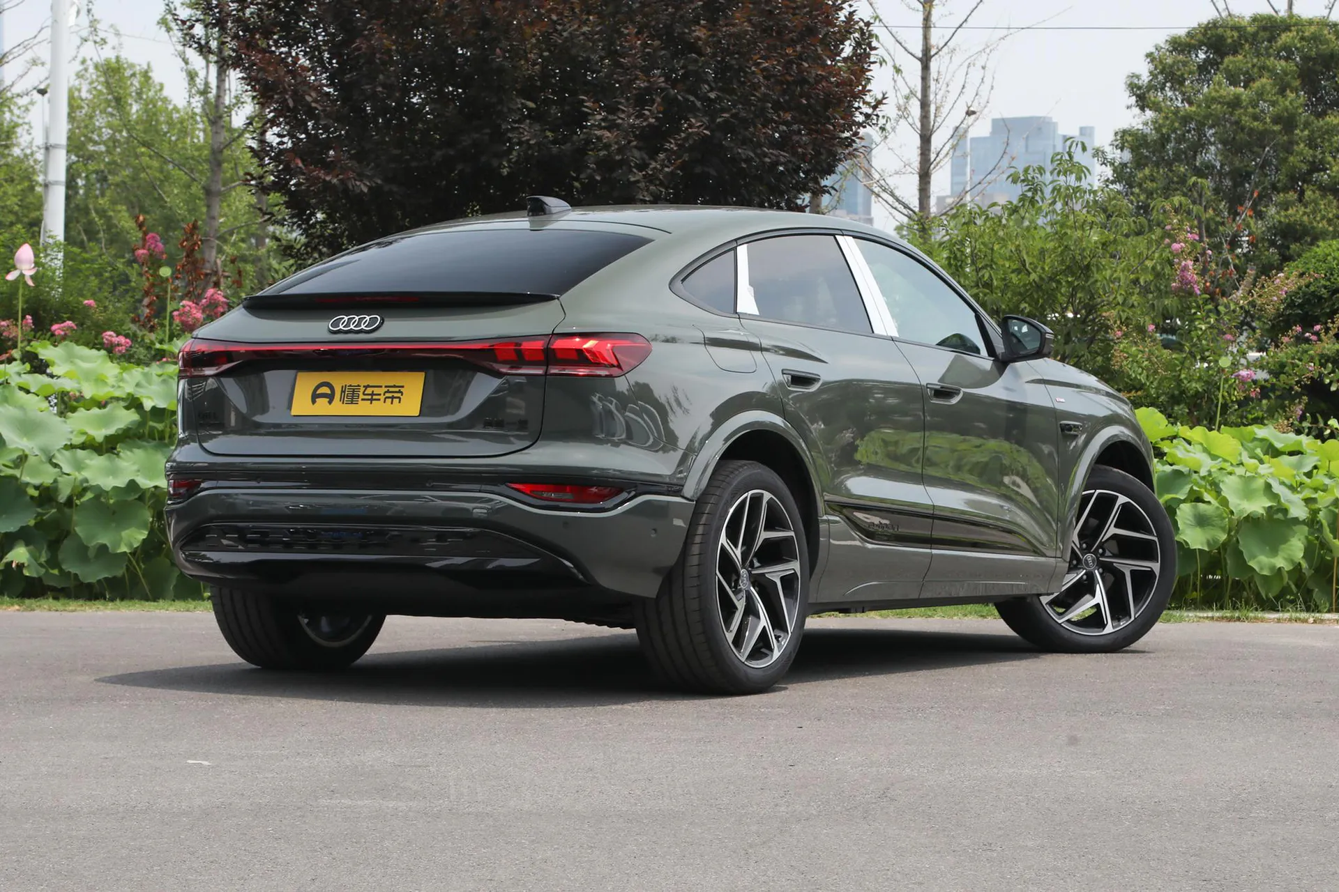  Q6L Sportback e-tron First Launch Pilot