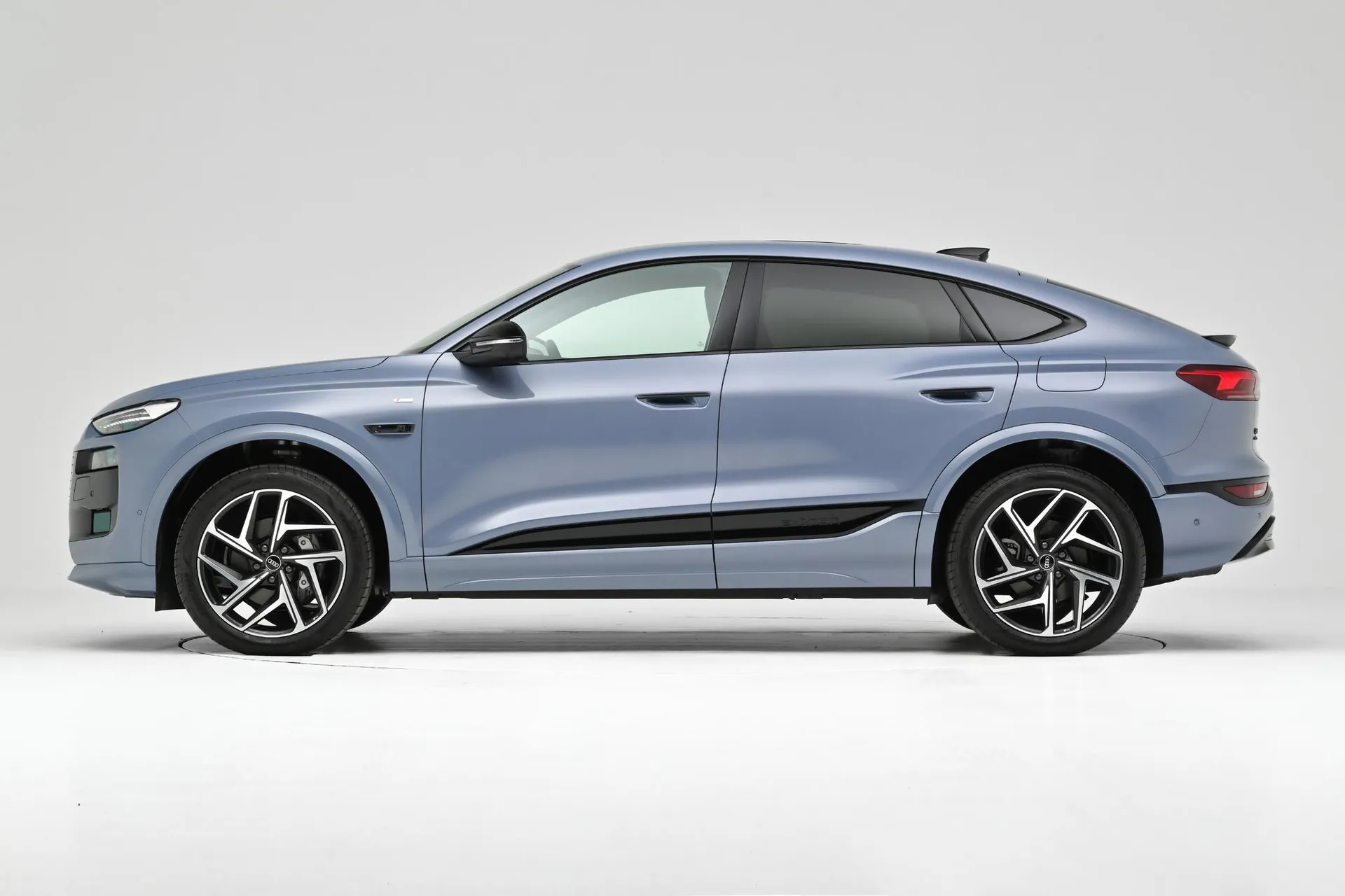  Q6L Sportback e-tron First Launch Pilot