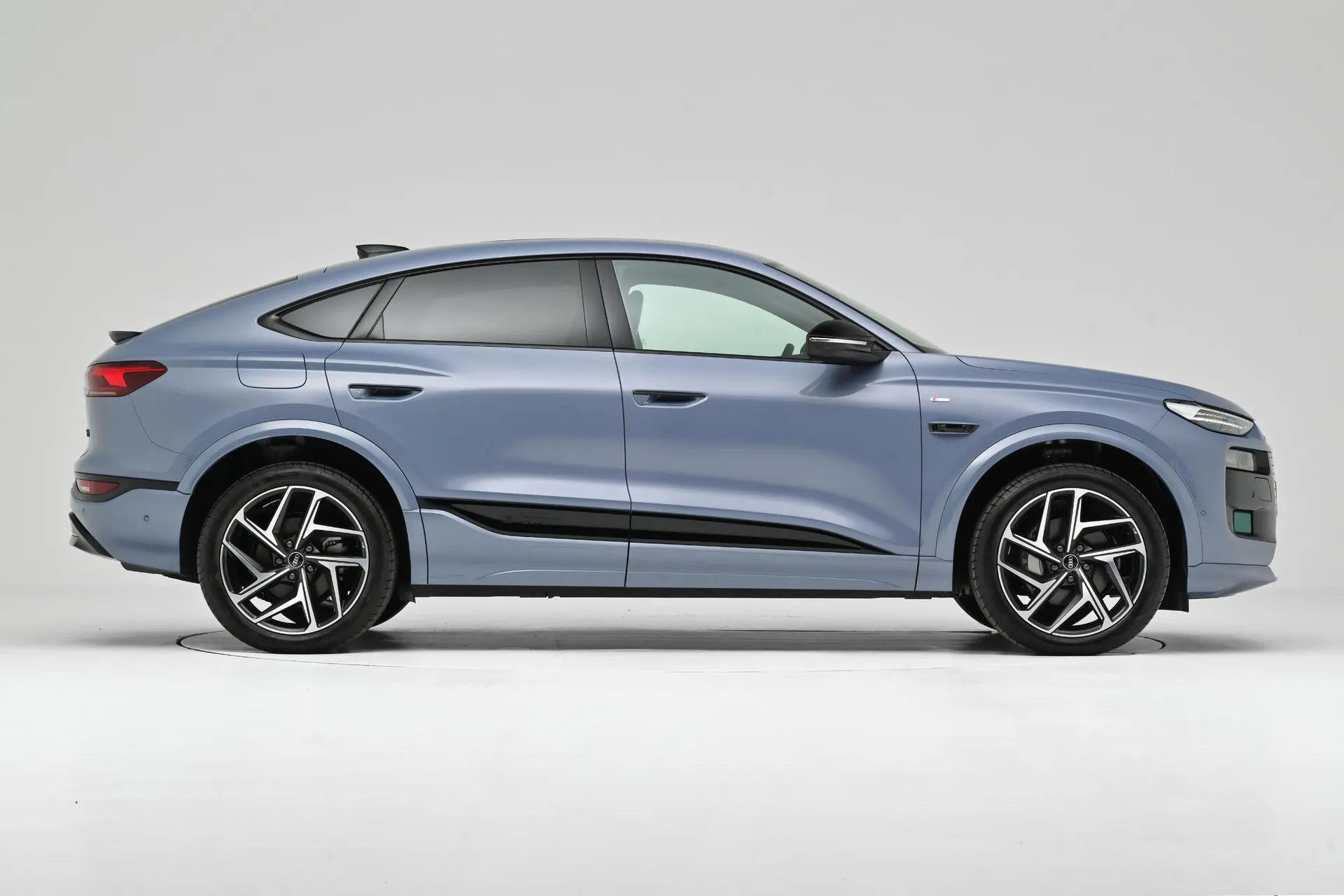  Q6L Sportback e-tron First Launch Pilot