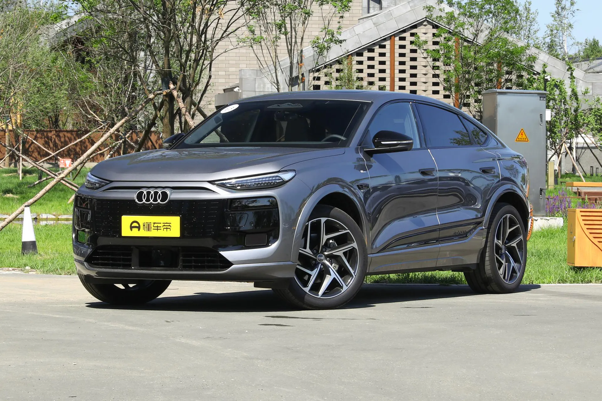  Q6L Sportback e-tron First Launch Pilot