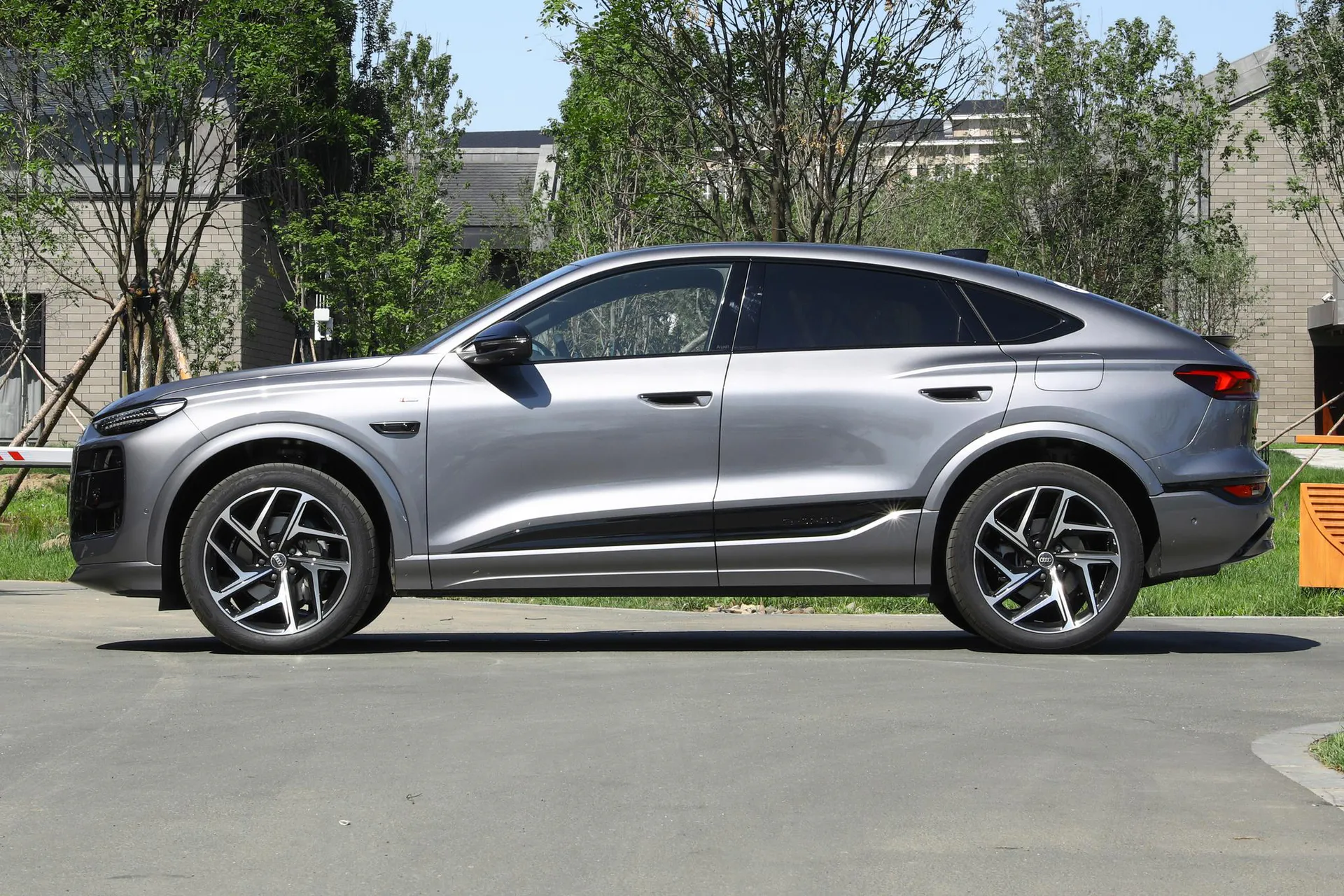  Q6L Sportback e-tron First Launch Pilot