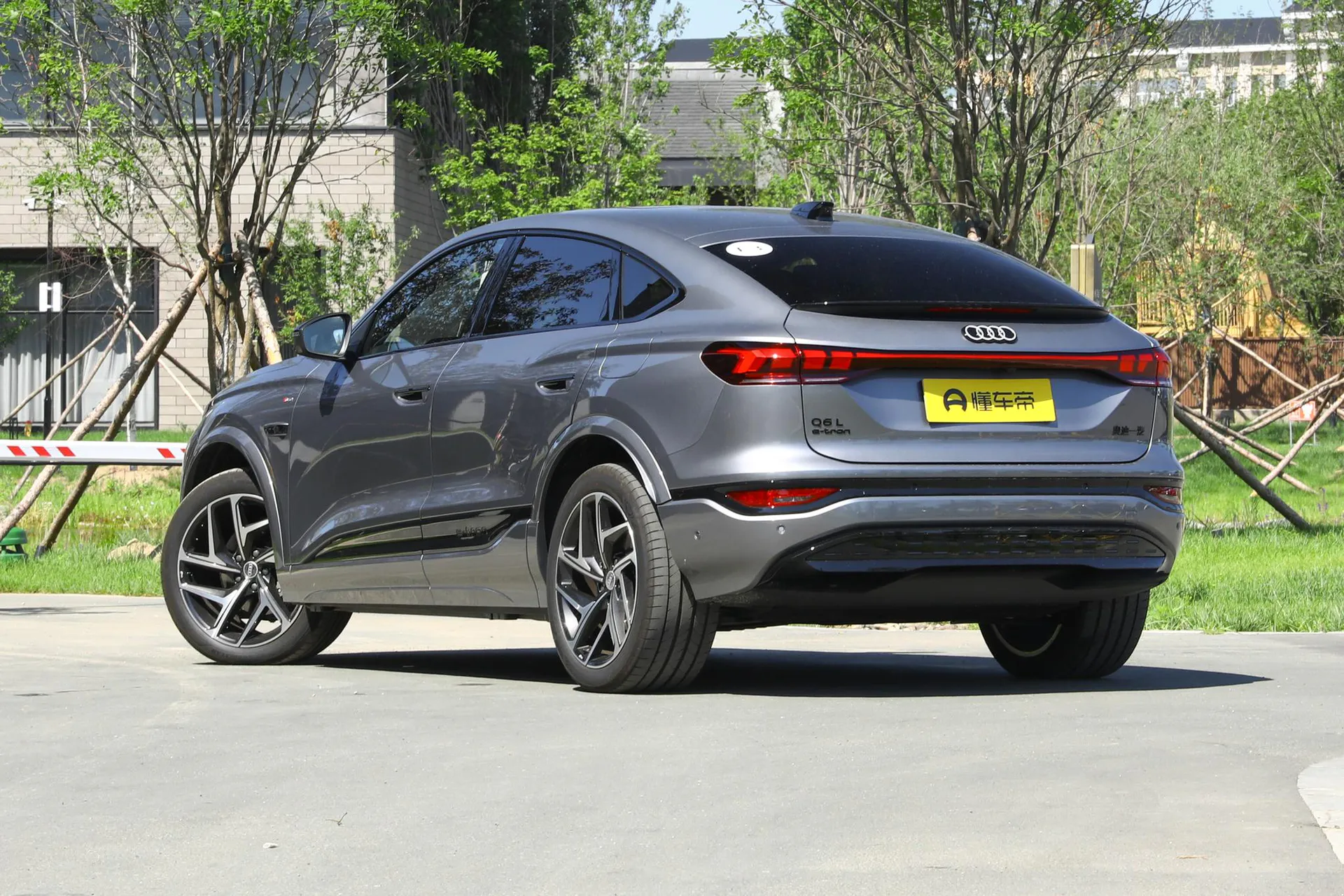  Q6L Sportback e-tron First Launch Pilot