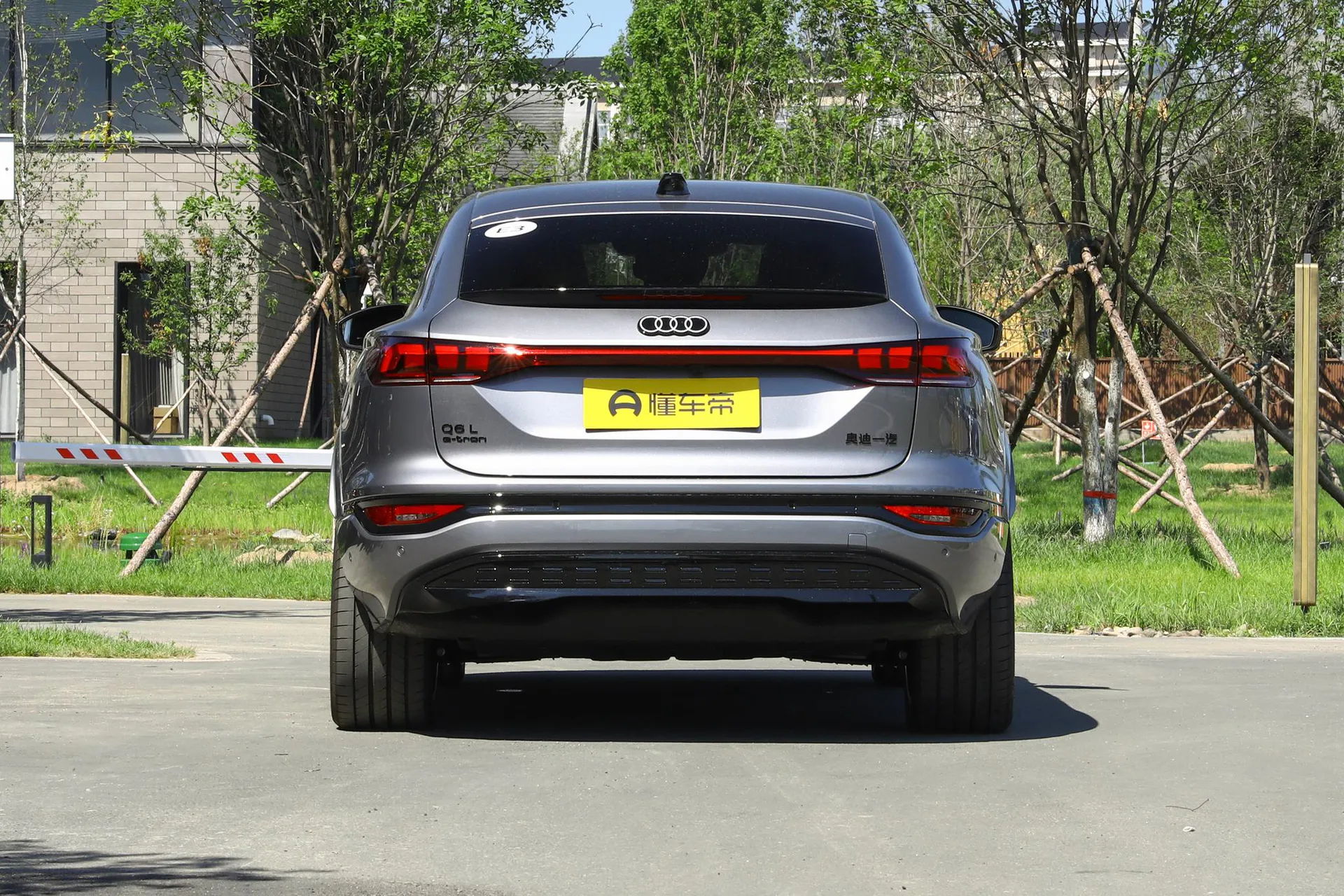  Q6L Sportback e-tron First Launch Pilot