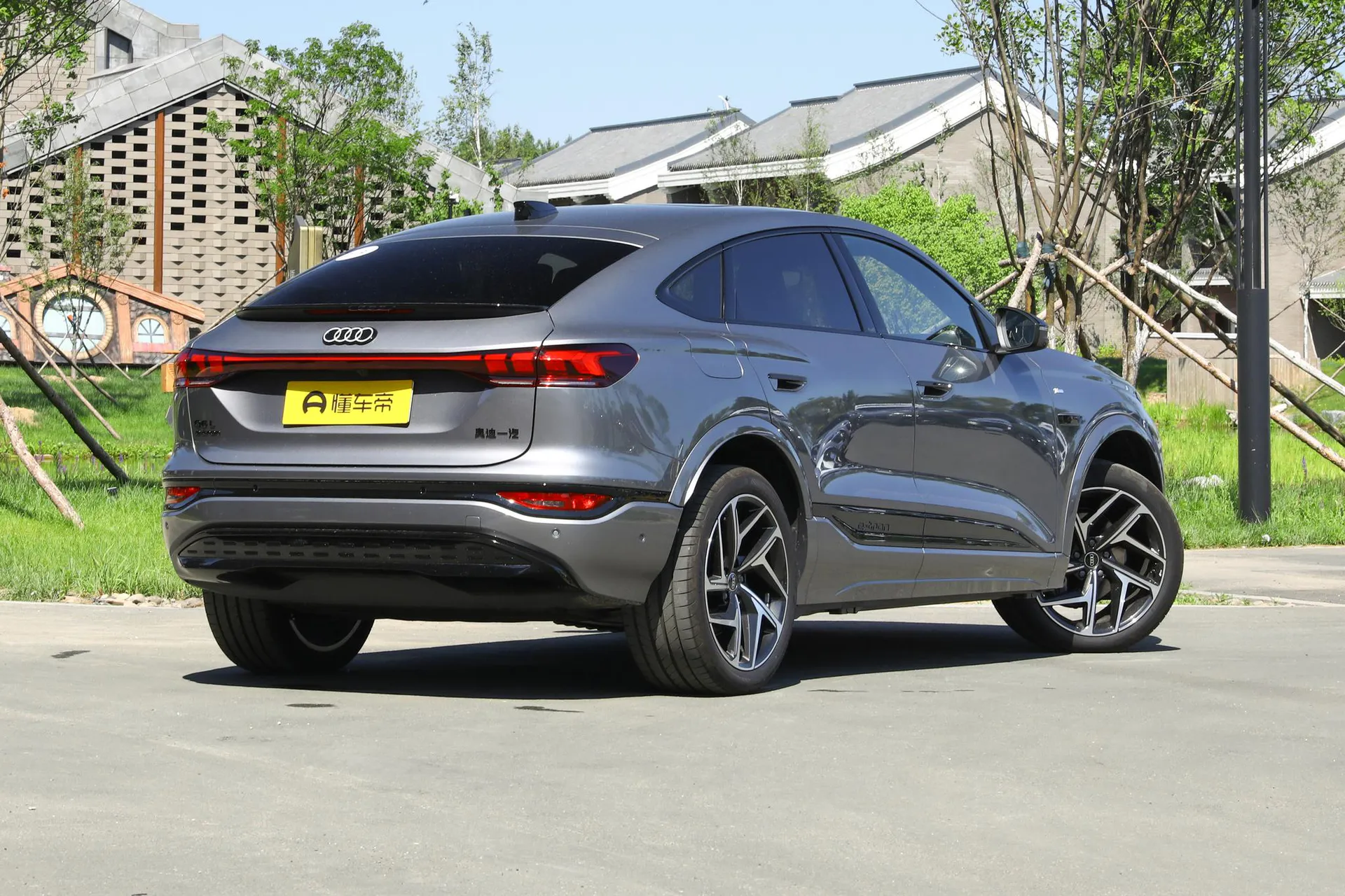  Q6L Sportback e-tron First Launch Pilot