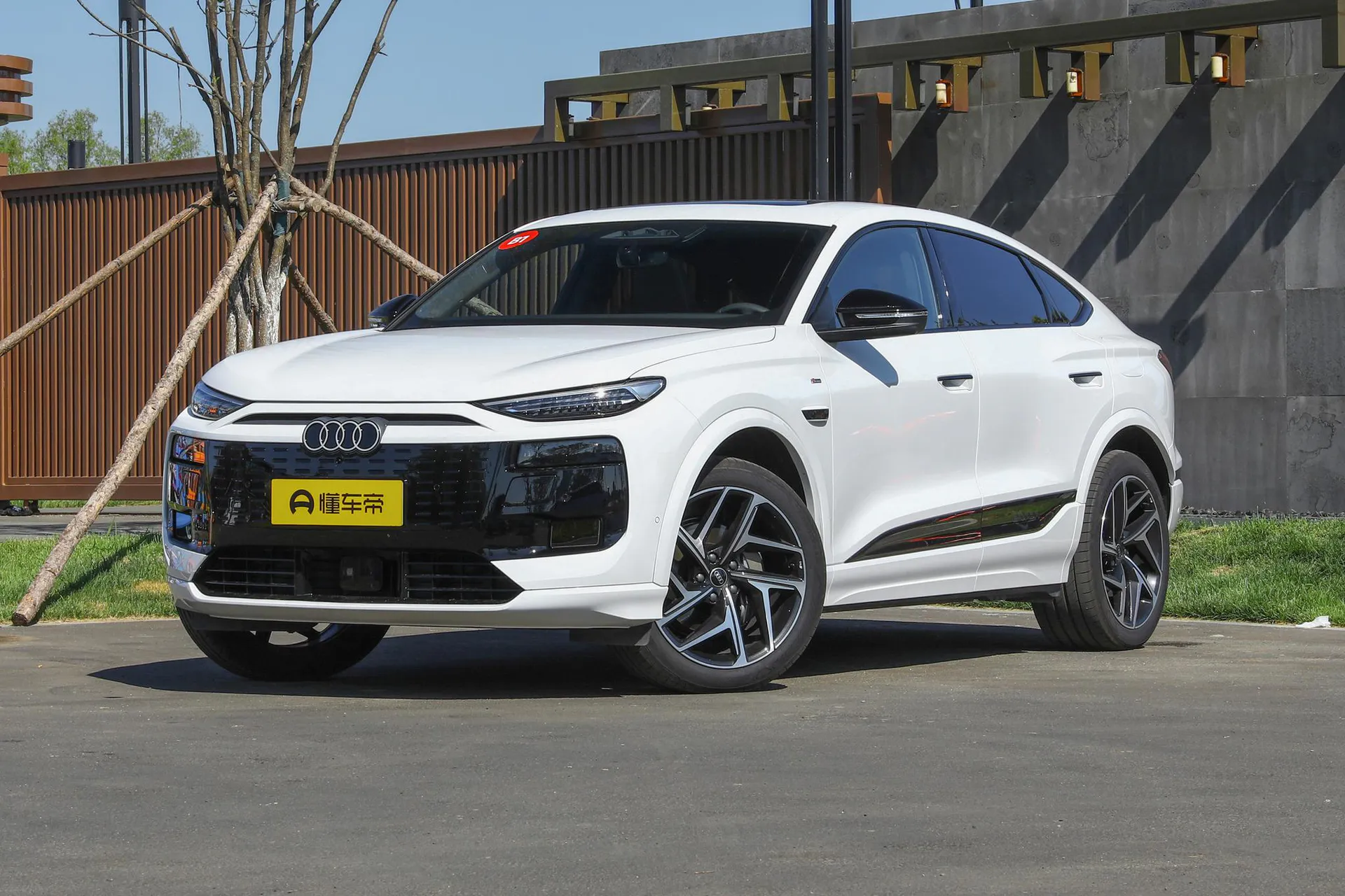  Q6L Sportback e-tron First Launch Pilot