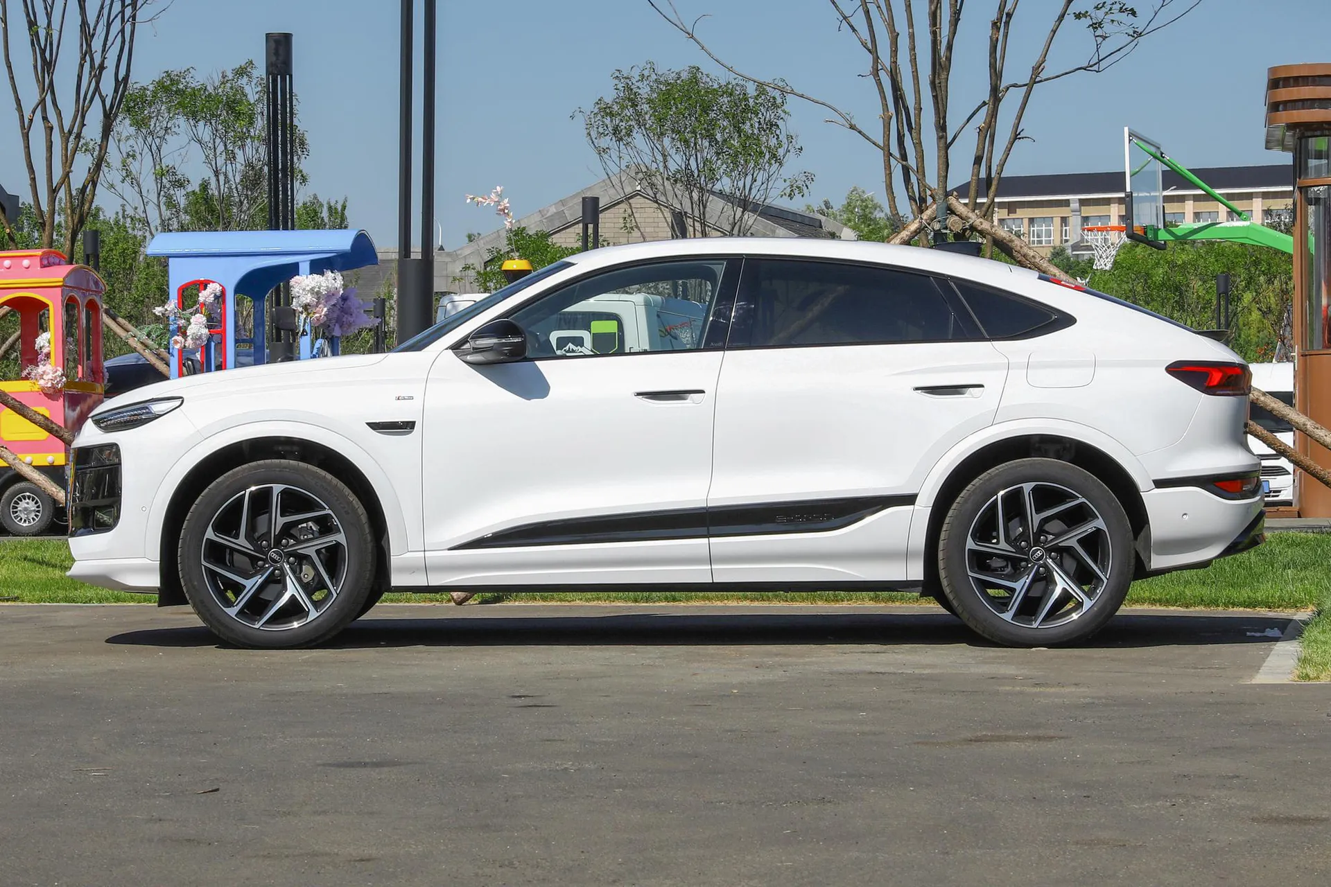  Q6L Sportback e-tron First Launch Pilot