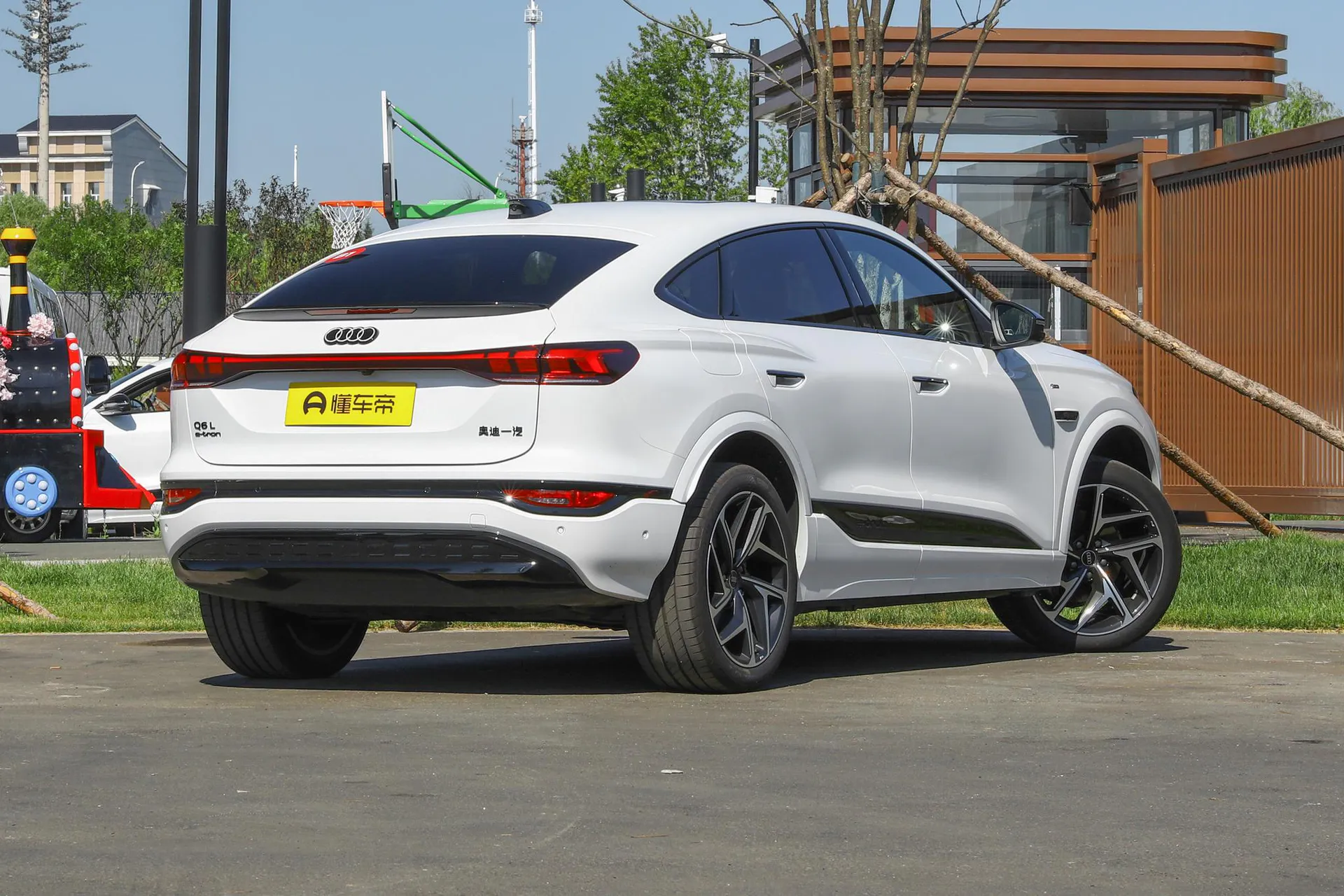  Q6L Sportback e-tron First Launch Pilot