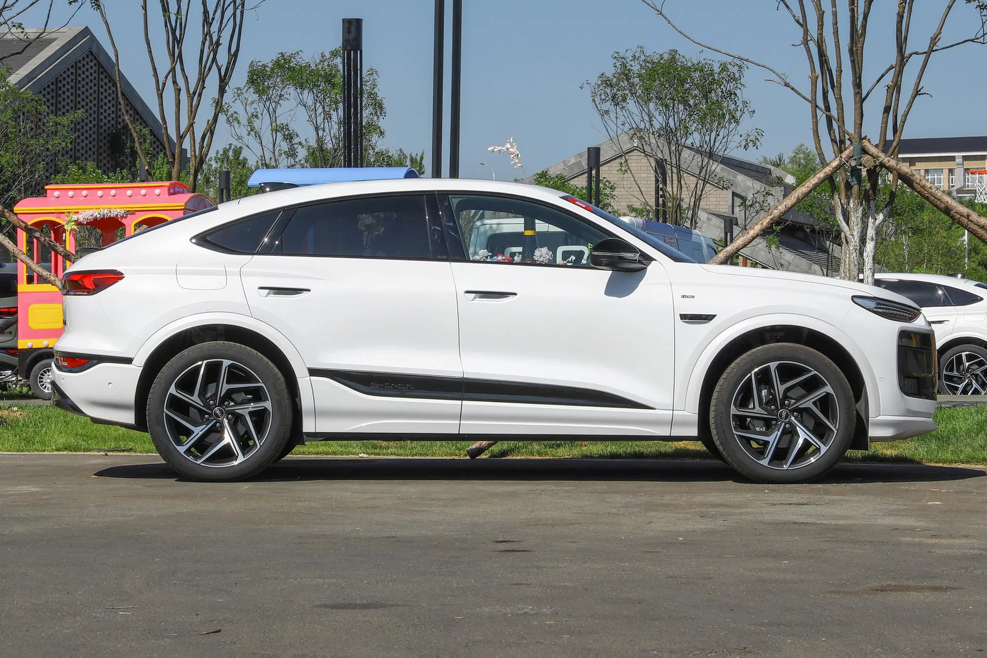  Q6L Sportback e-tron First Launch Pilot