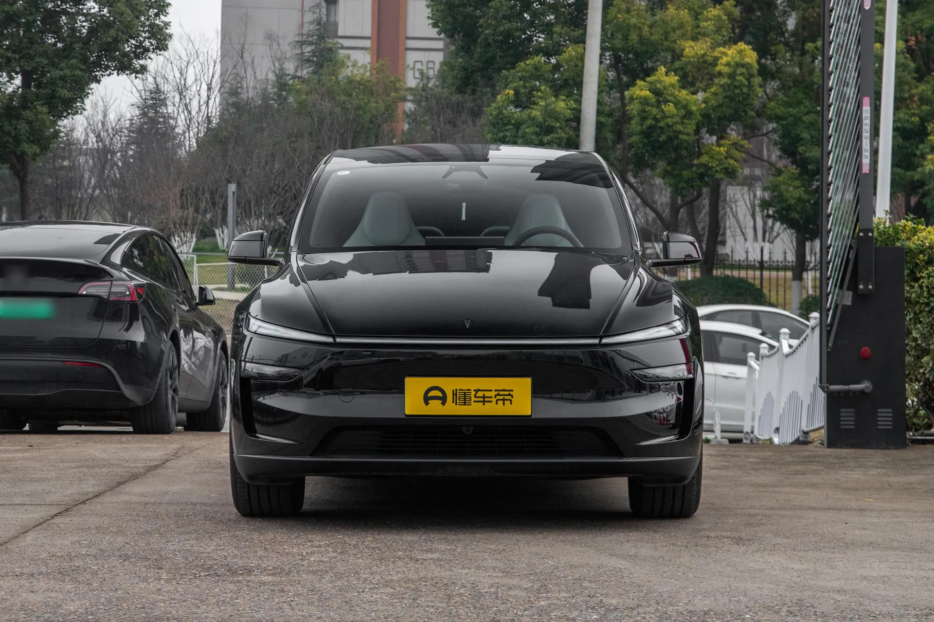  Model Y L Standard
