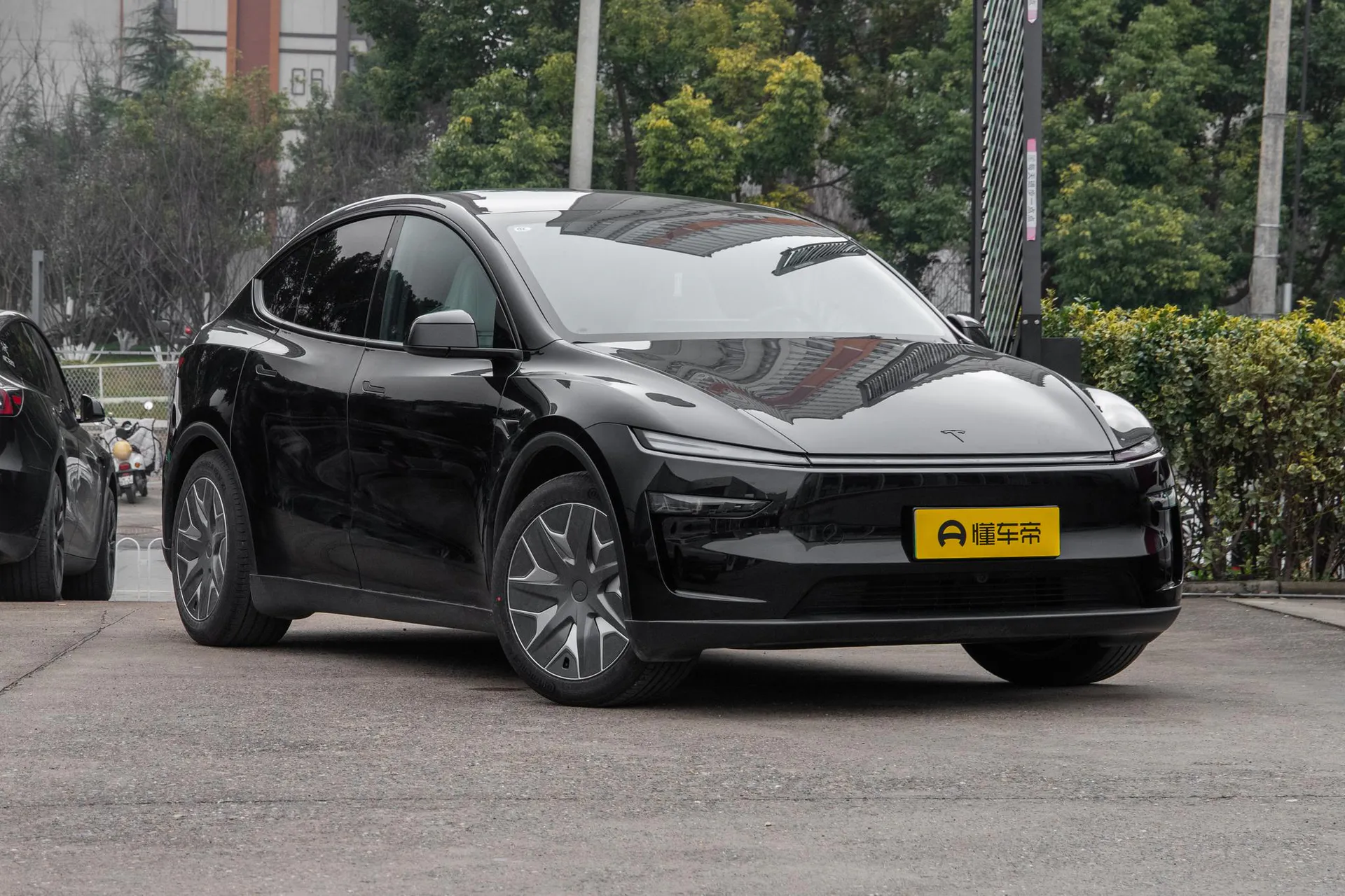  Model Y L Standard