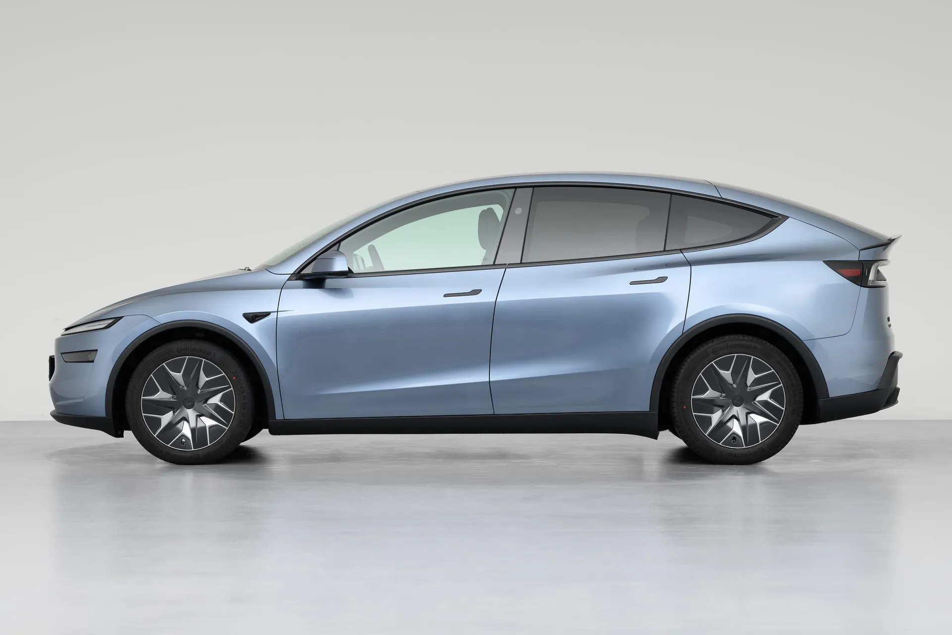  Model Y L Standard