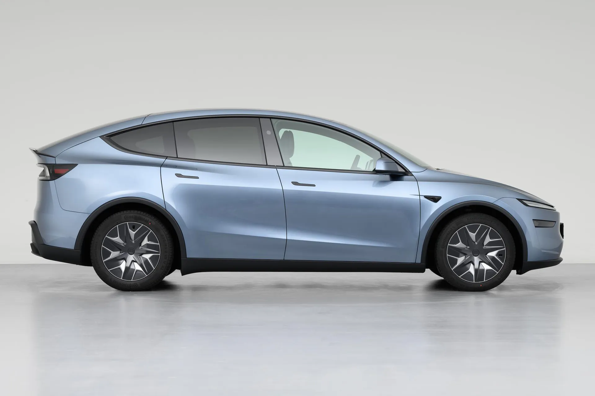  Model Y L Standard