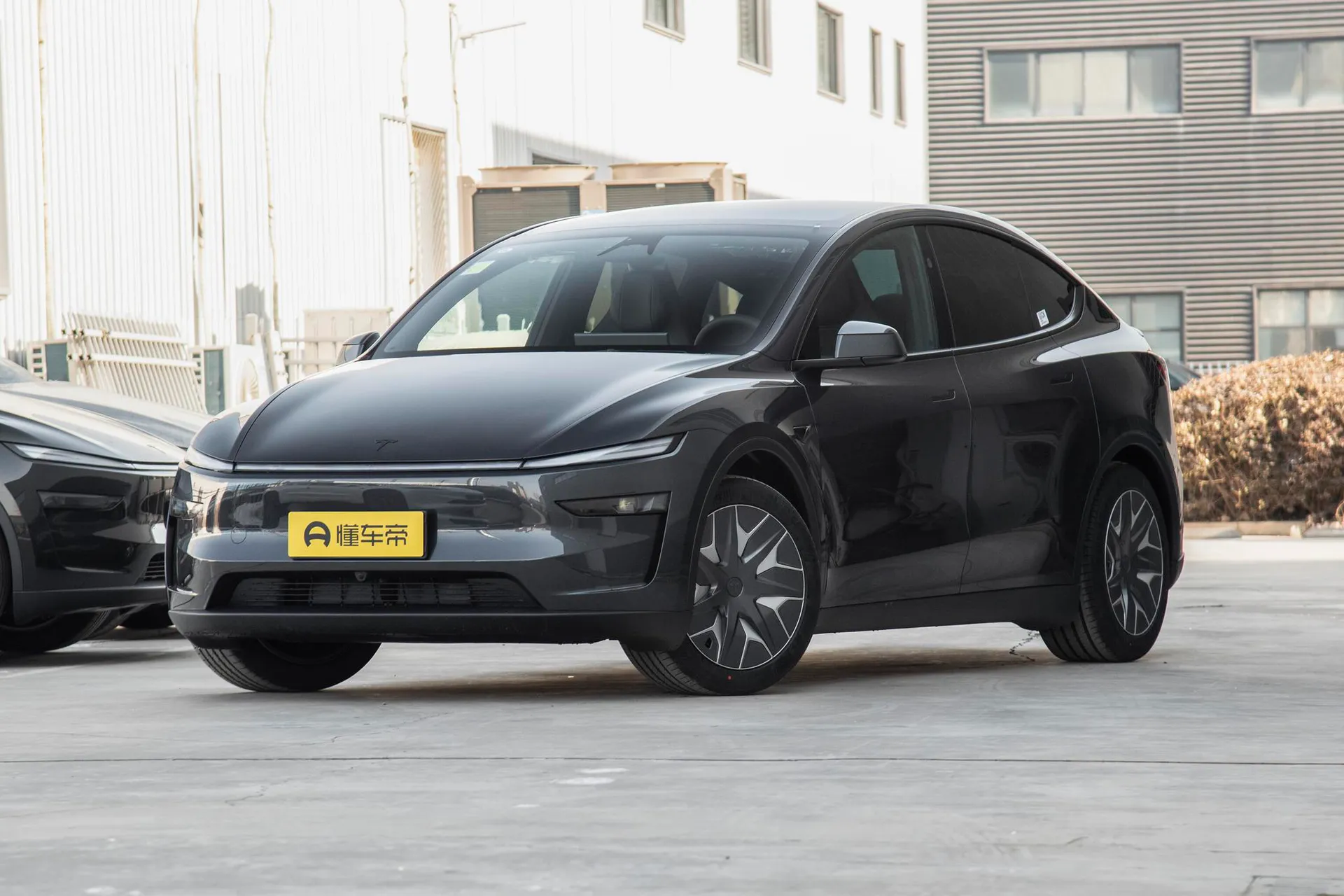  Model Y L Standard