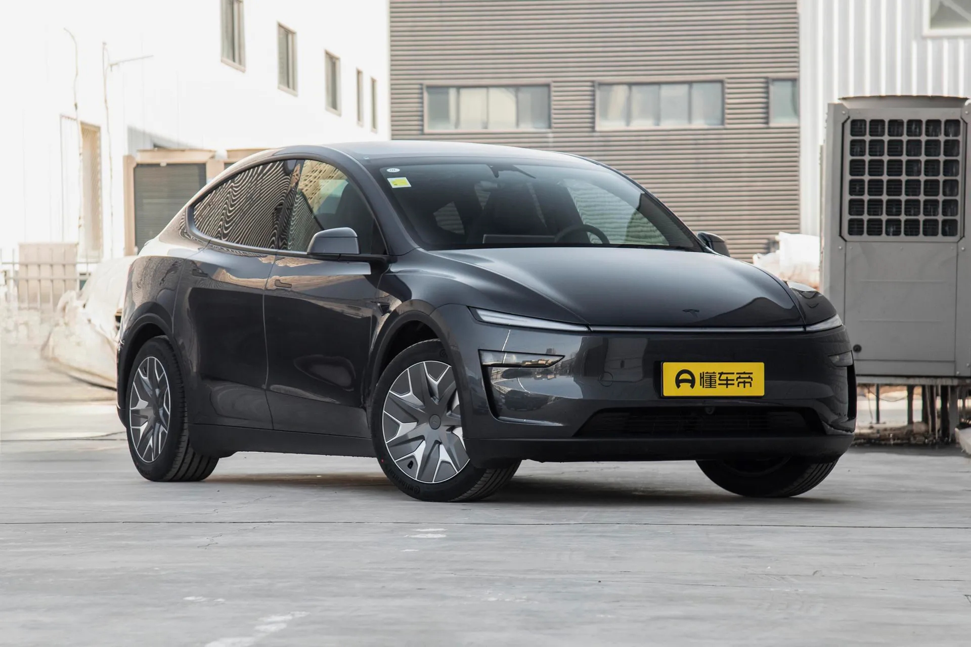  Model Y L Standard