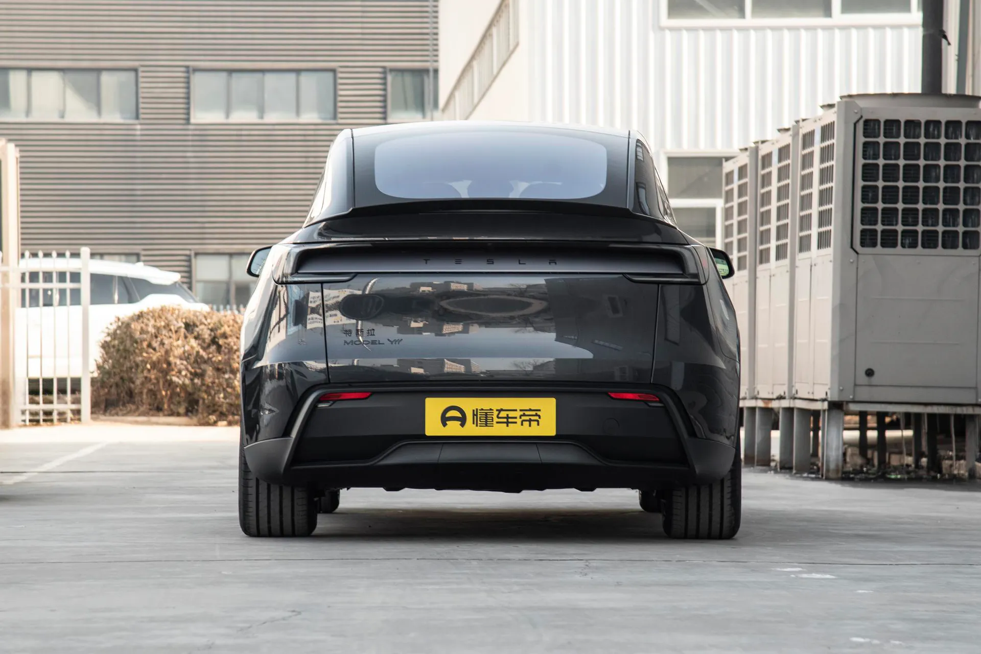  Model Y L Standard
