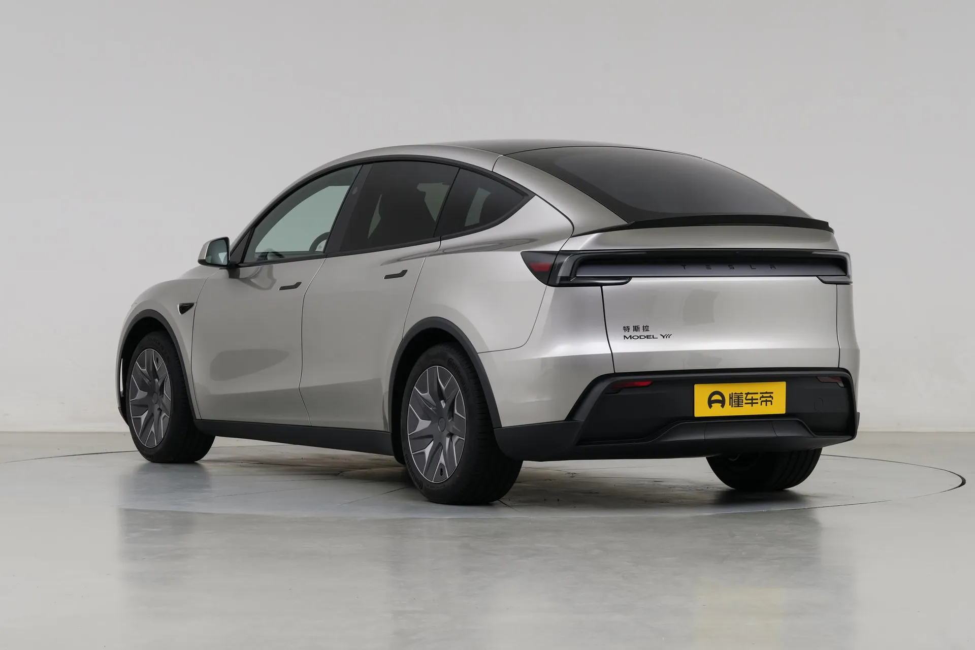  Model Y L Standard
