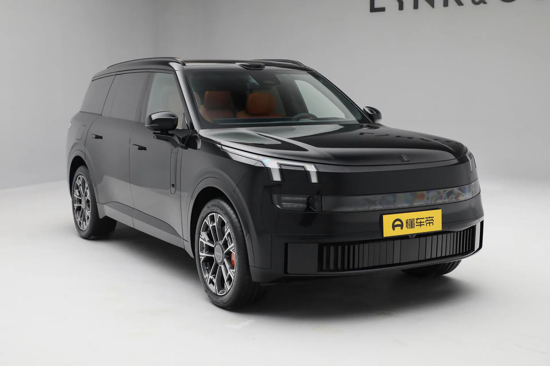  900 2.0T Ultra 6-Seater