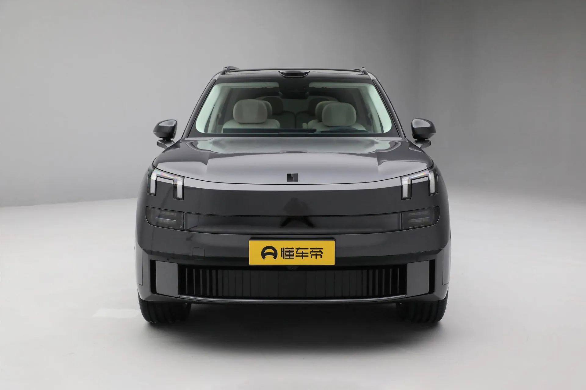  900 2.0T Ultra 6-Seater