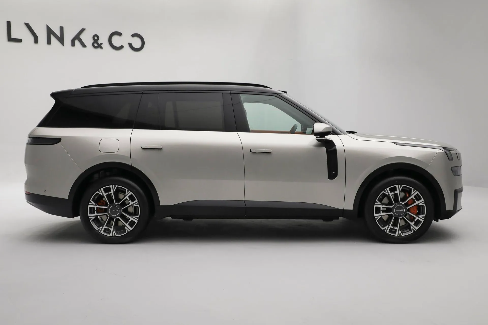  900 2.0T Ultra 6-Seater