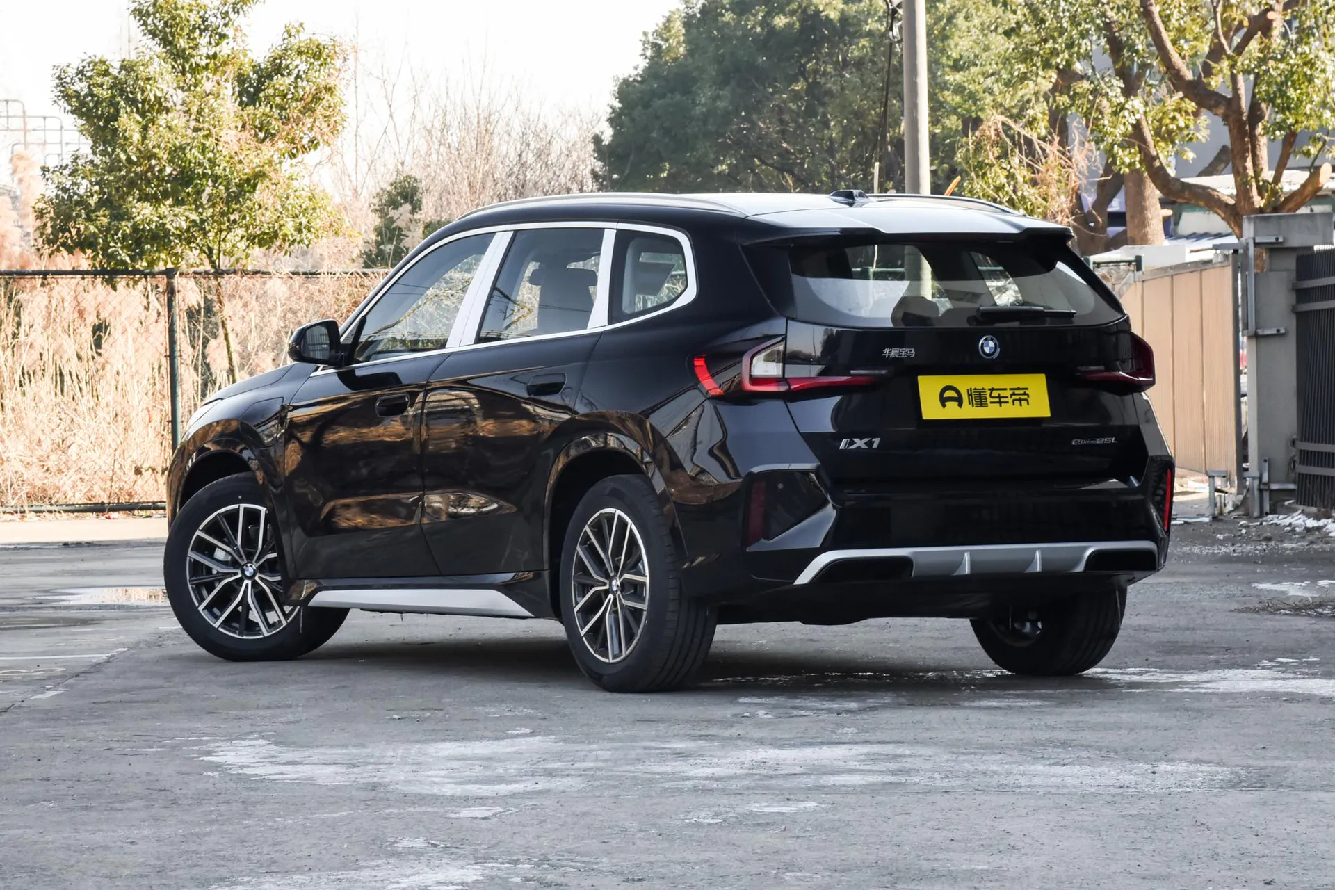  iX1 eDrive 25 L M Sport Package