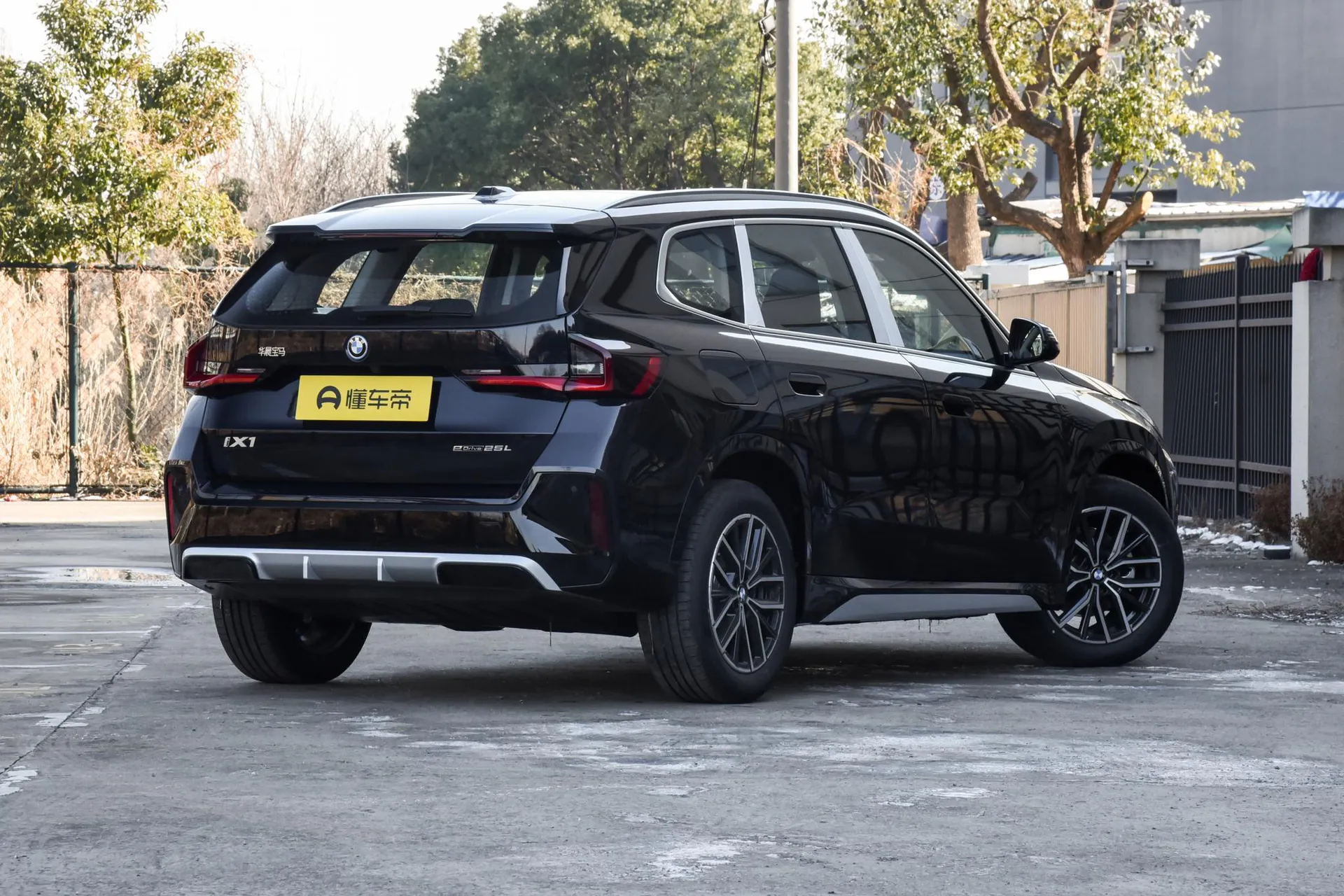  iX1 eDrive 25 L M Sport Package