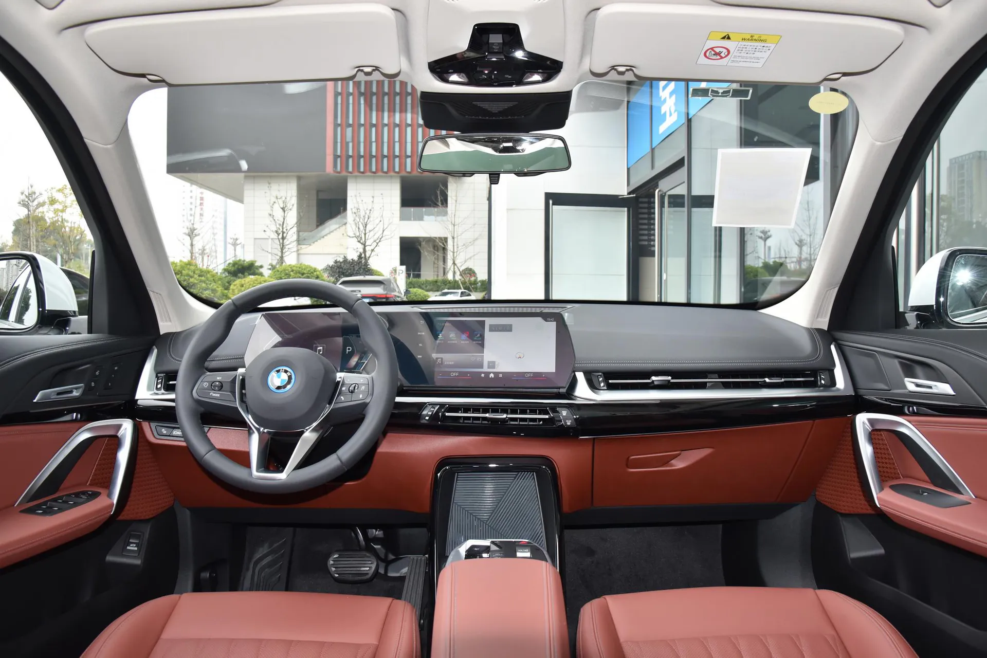  iX1 eDrive 25 L X Design Package