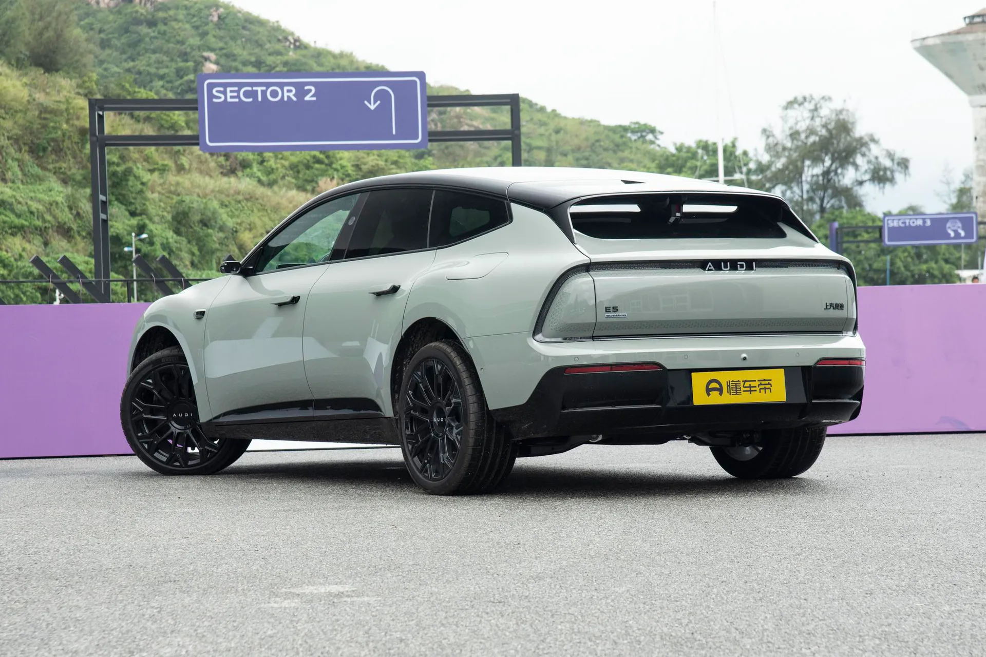  E5 Sportback Flagship quattro