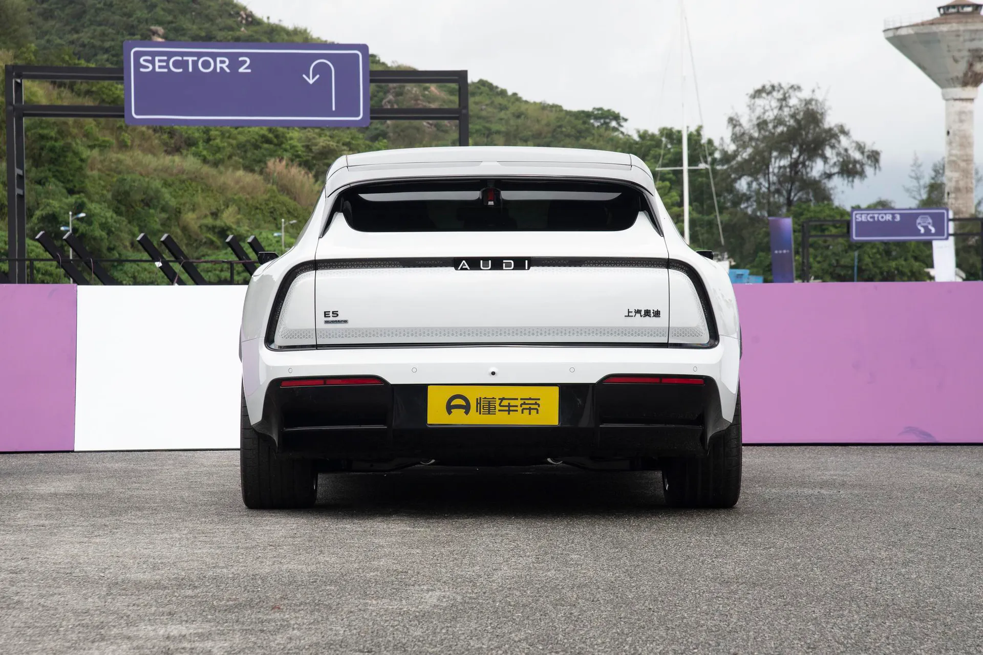  E5 Sportback Flagship quattro