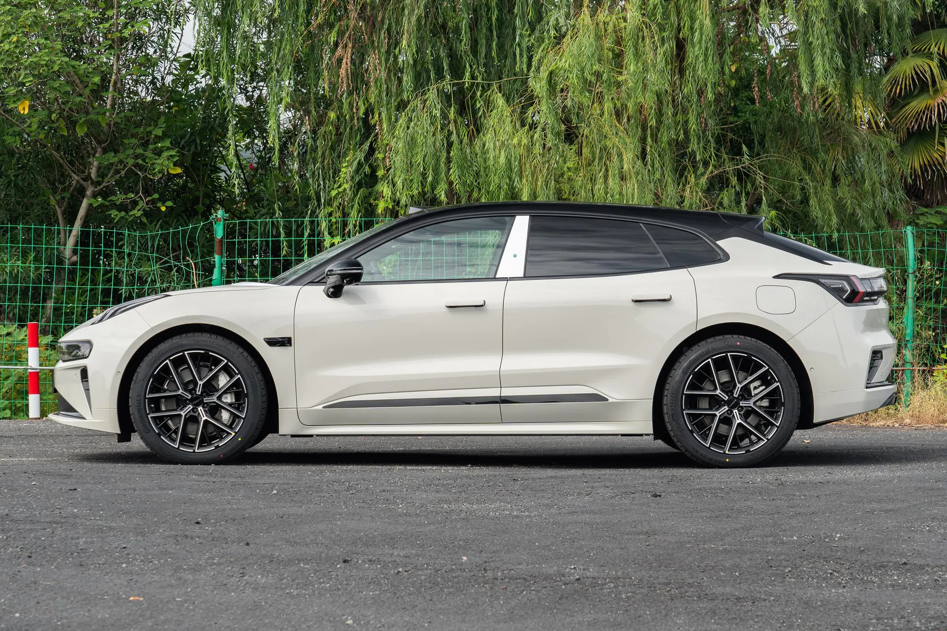  001 Ultra+ 103kWh AWD