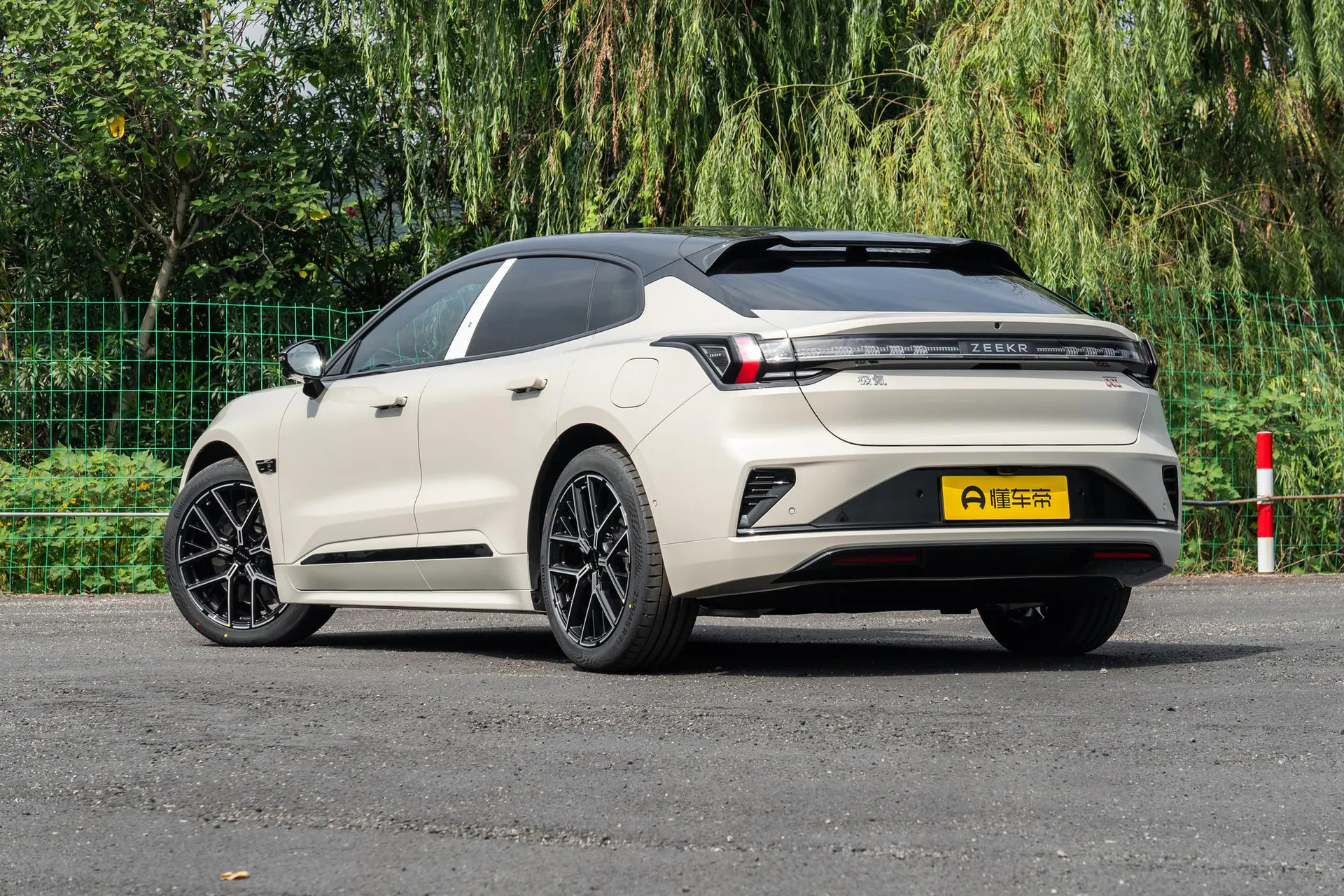  001 Ultra+ 103kWh AWD