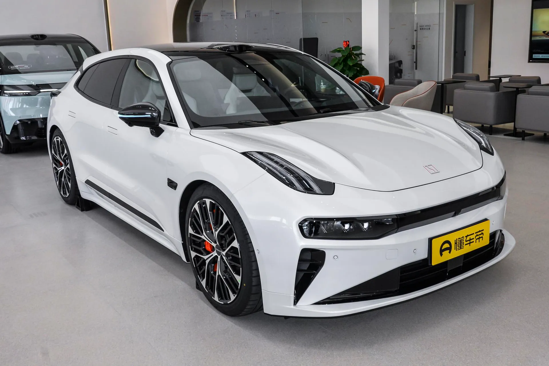  001 Ultra+ 103kWh AWD