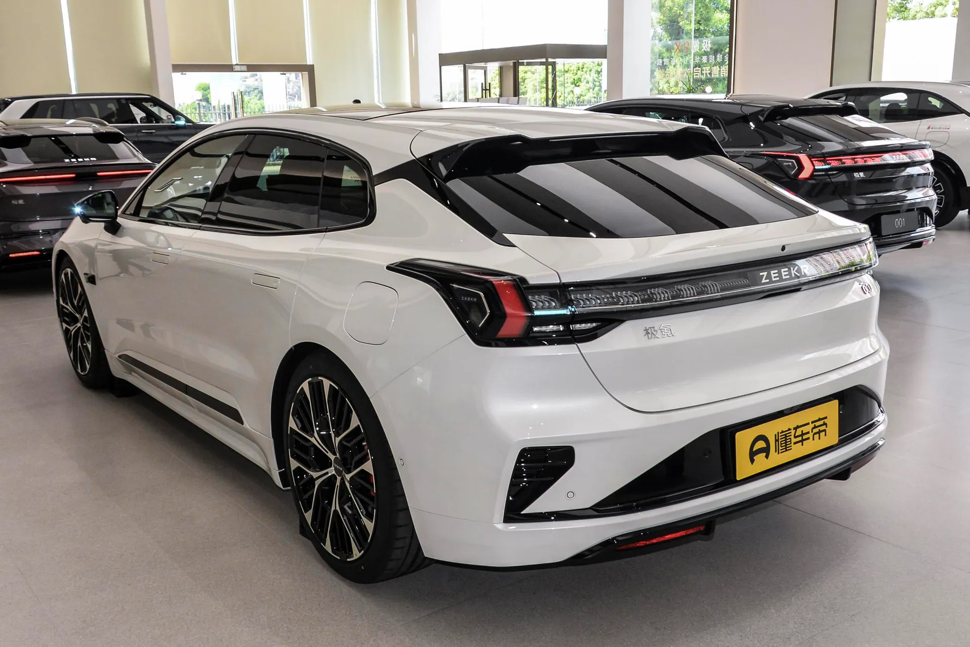  001 Ultra+ 103kWh AWD