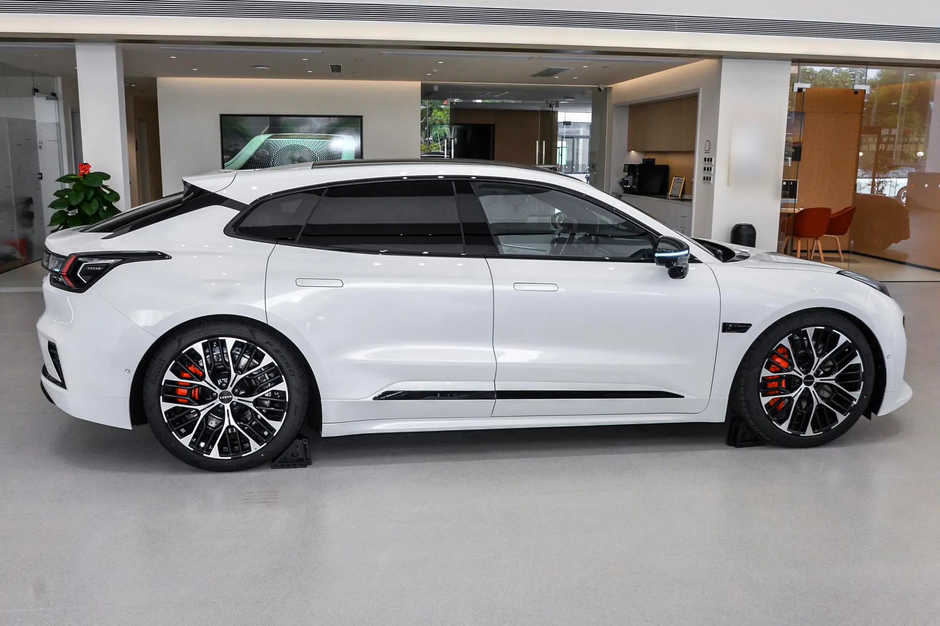  001 Ultra+ 103kWh AWD