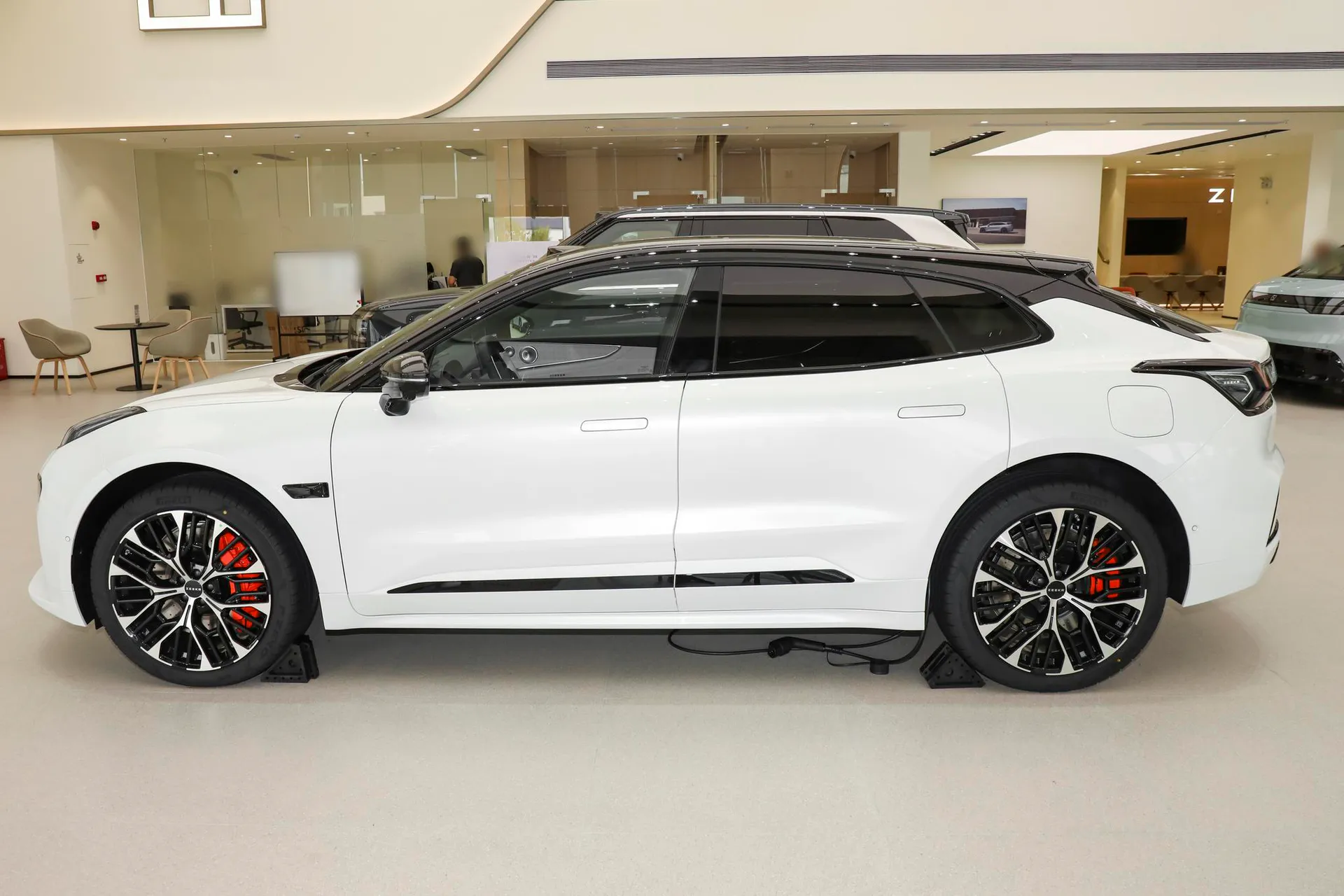  001 Ultra+ 103kWh AWD