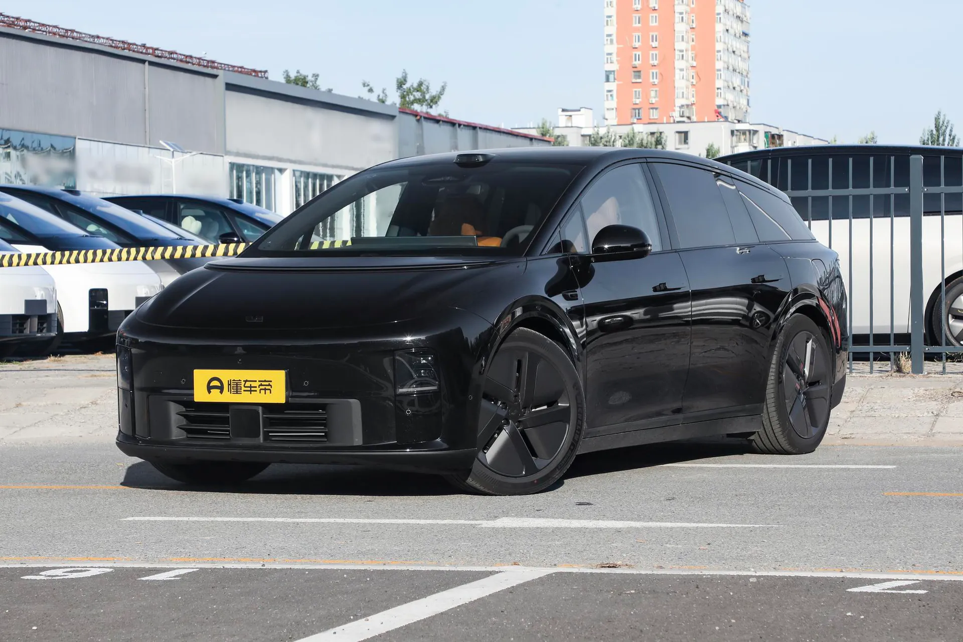  i6 AWD Standard