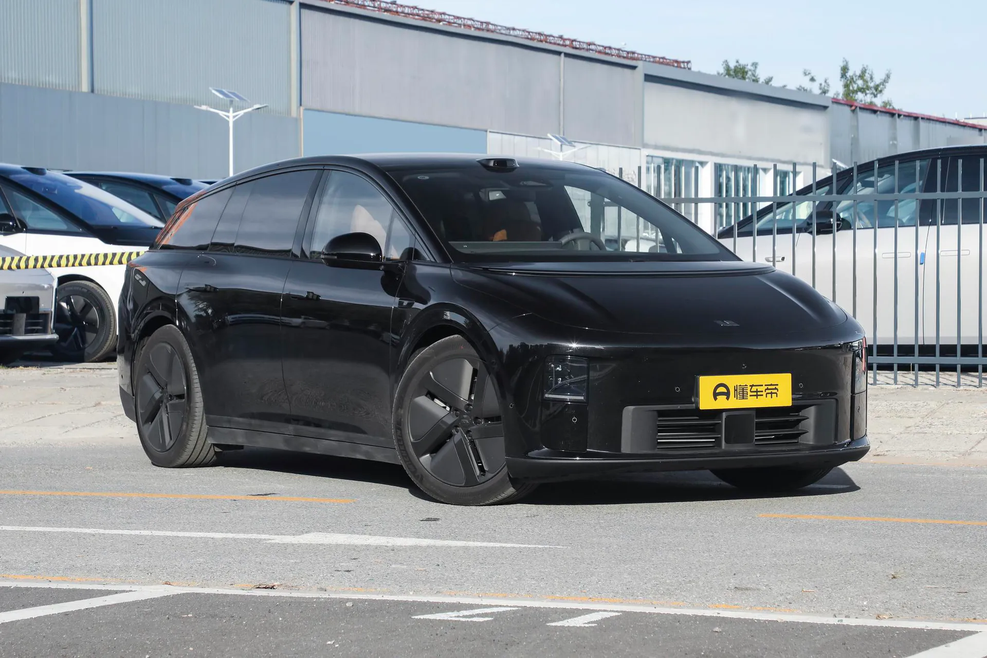  i6 AWD Standard