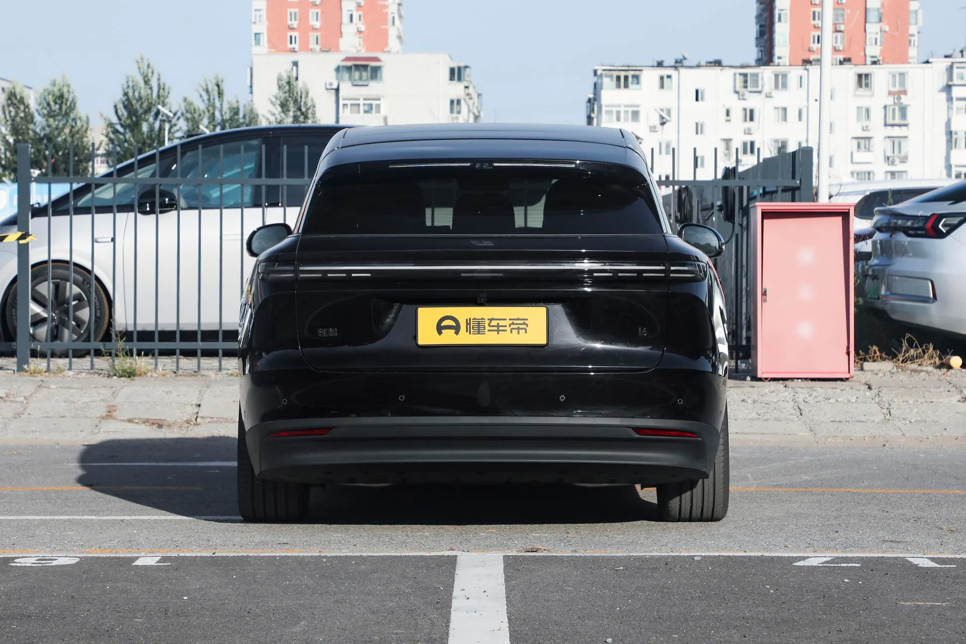  i6 AWD Standard