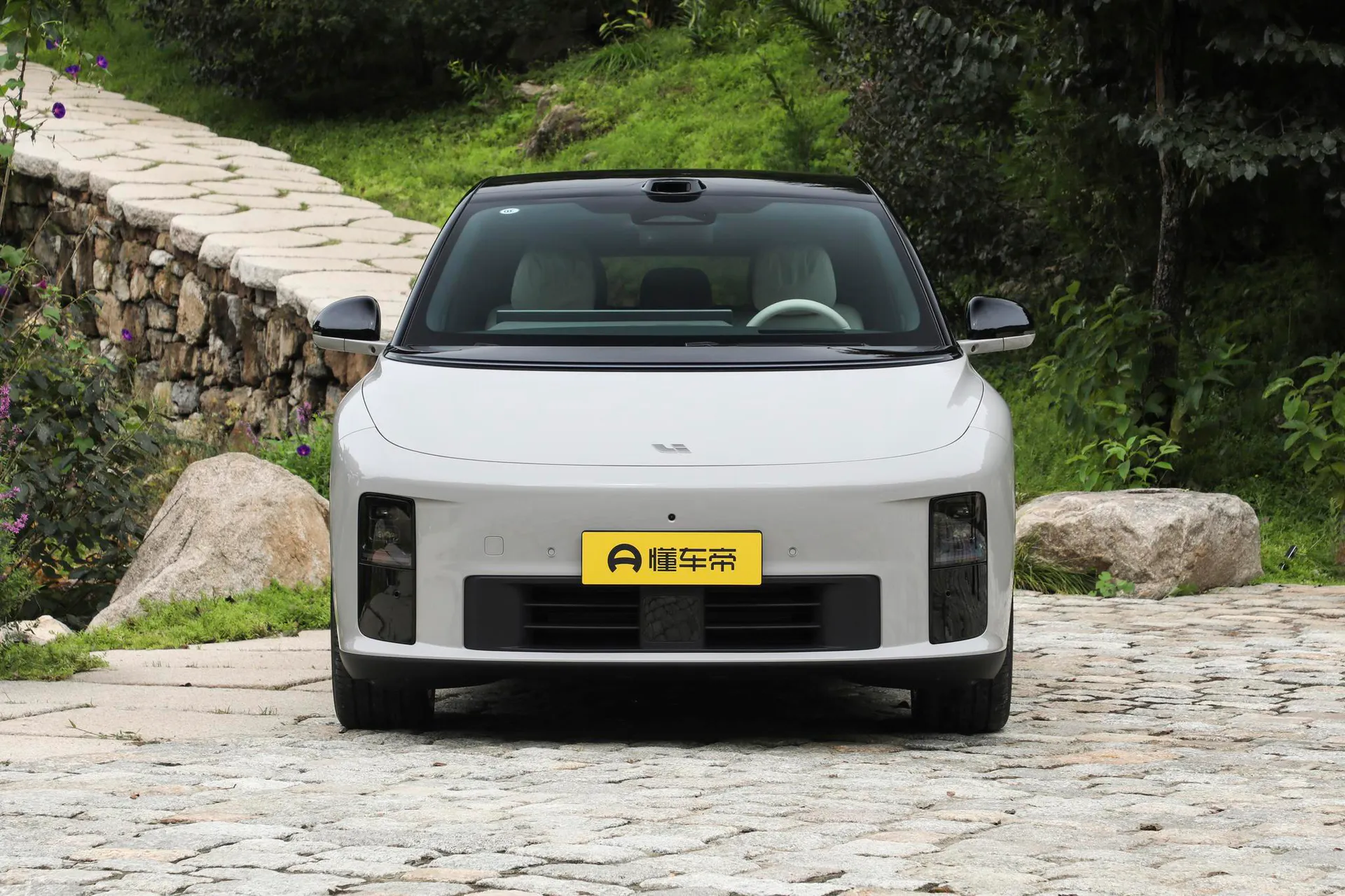  i6 AWD Standard