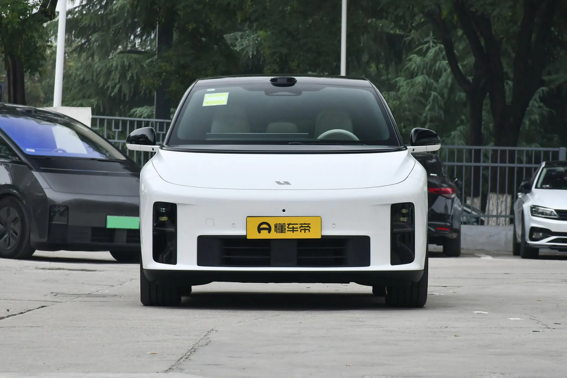  i6 AWD Standard