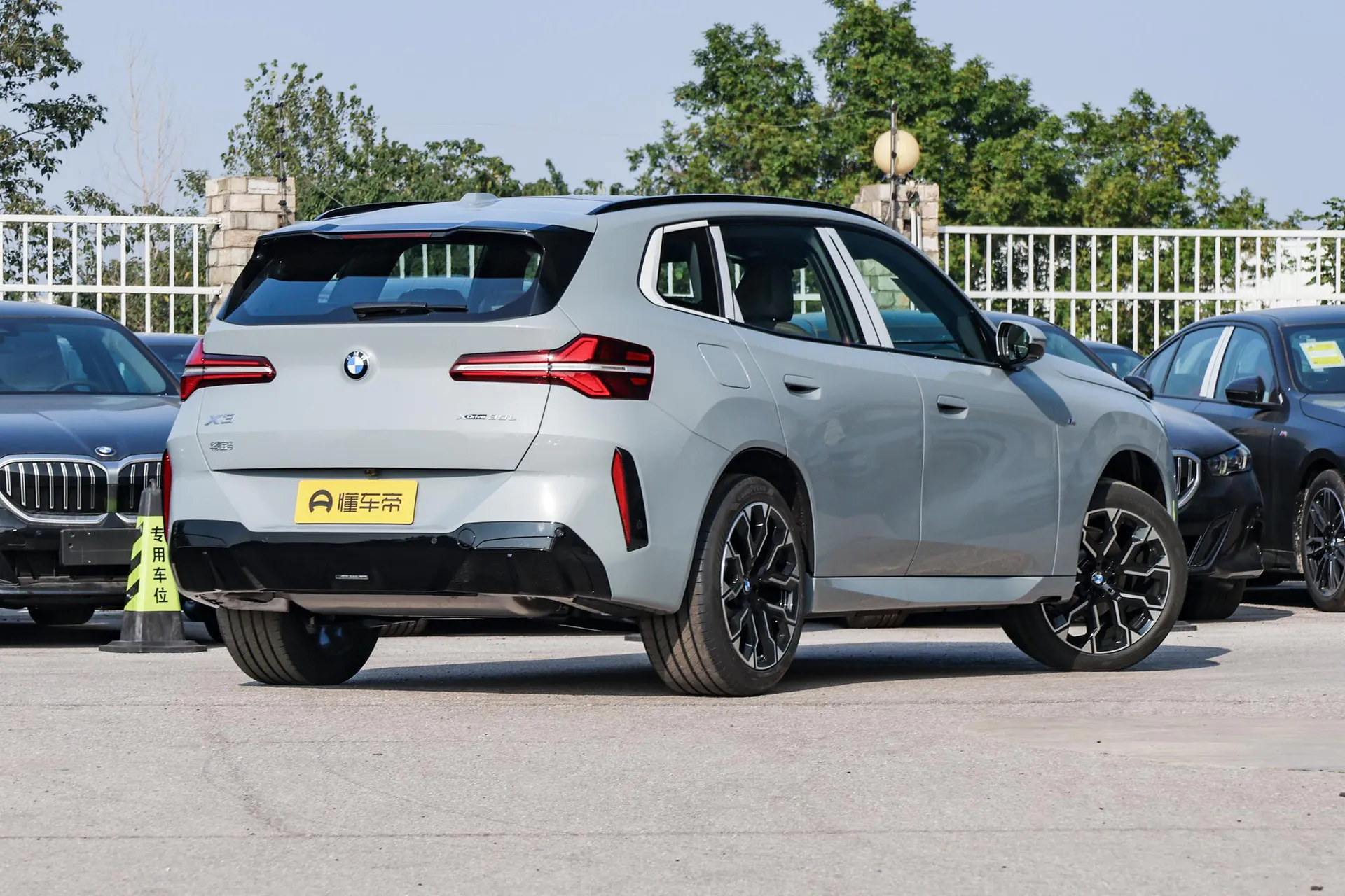 X3 xDrive 30 L Leading M Sport Night Package