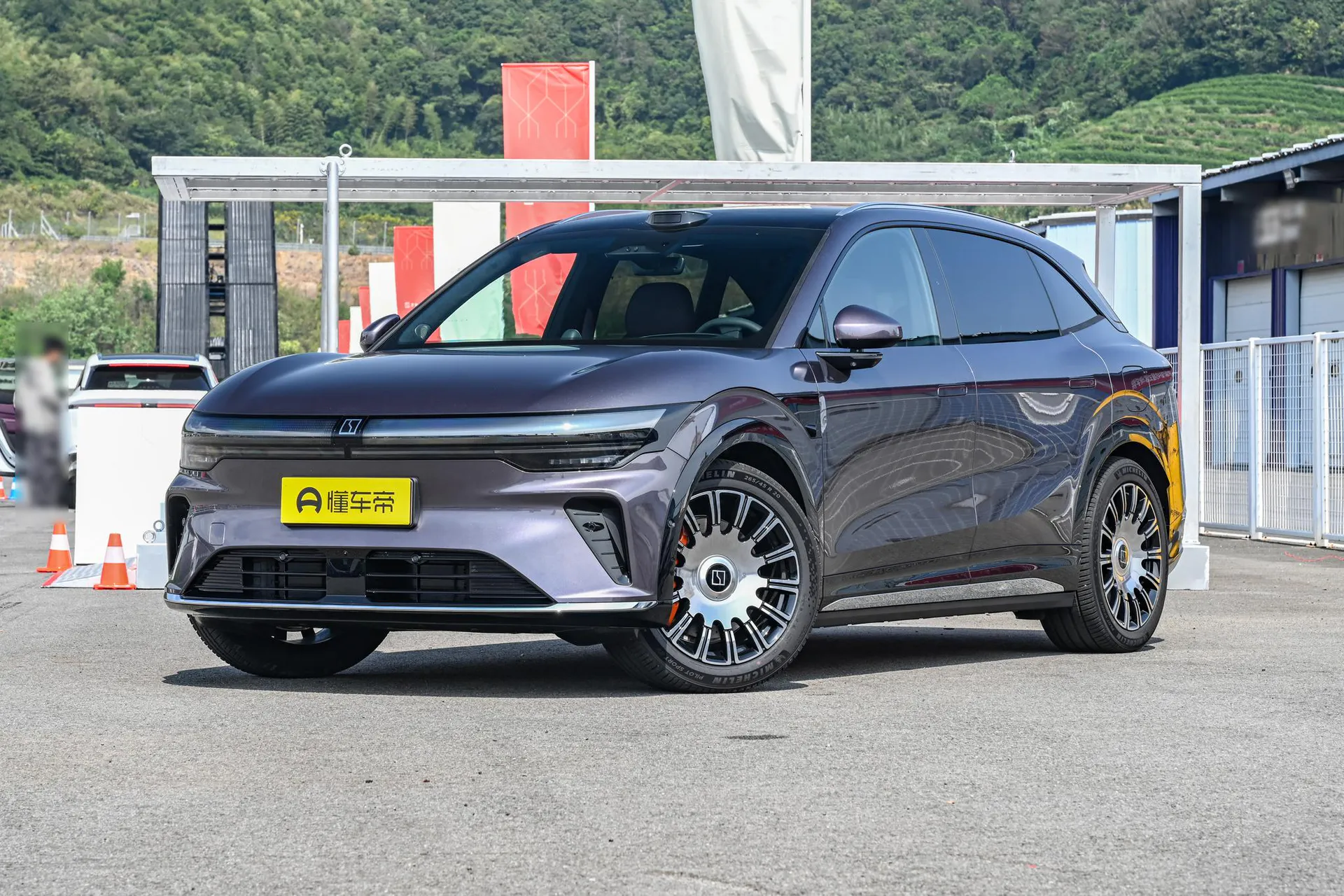  7X 103kWh AWD Ultra